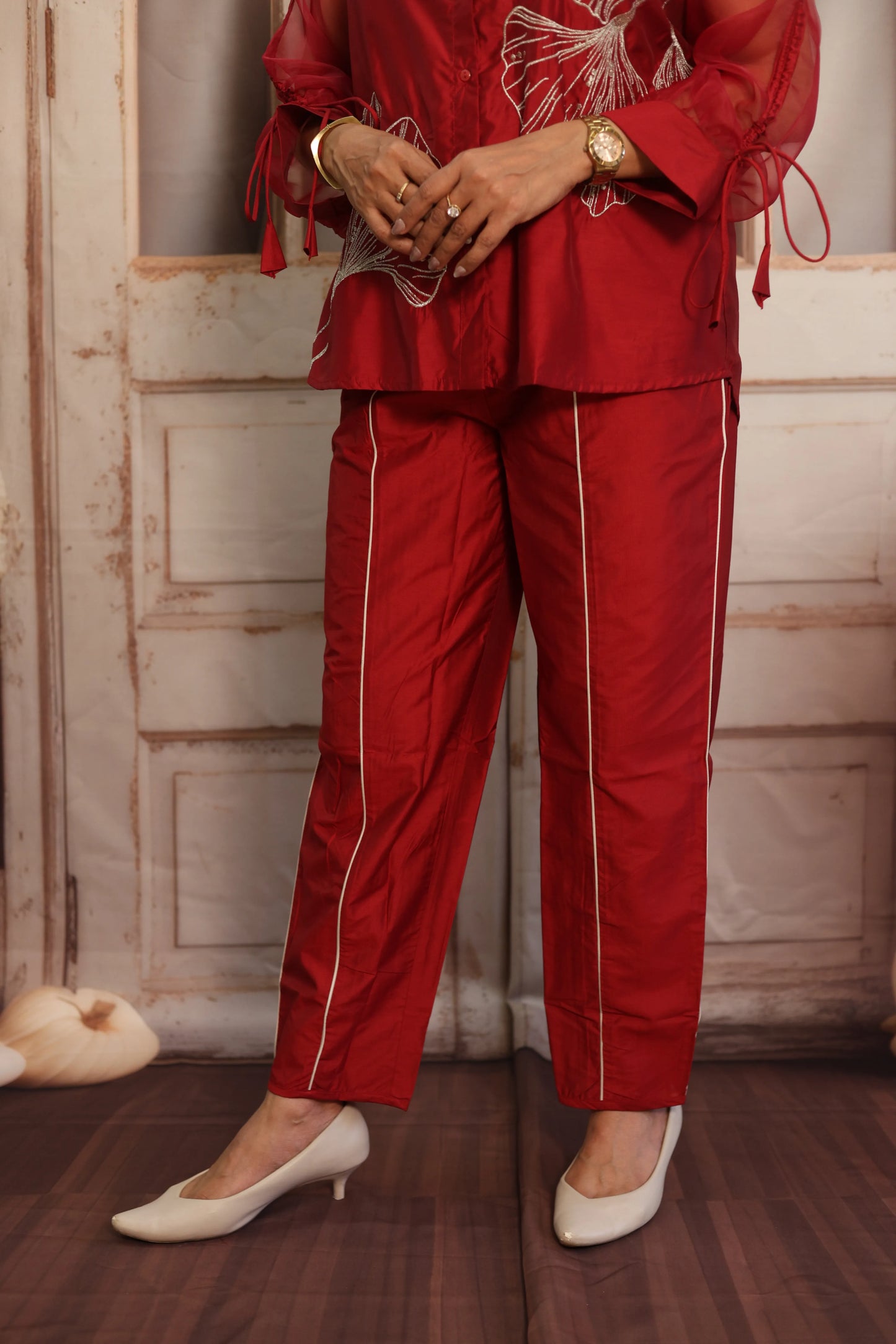 Reddish Maroon Muslin Co-ord Set | Organza Sleeves & Floral Thread Embroidery