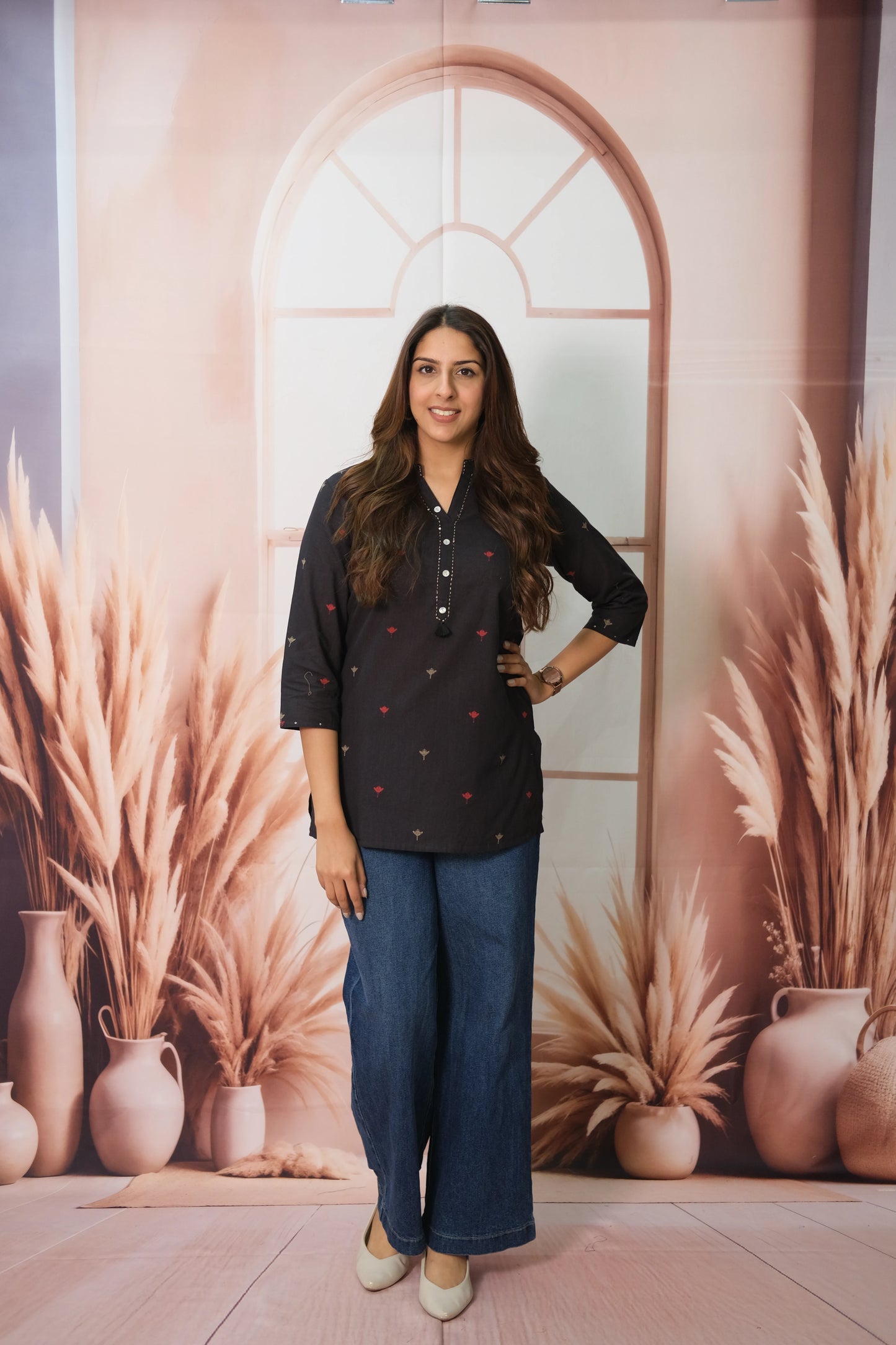 Black Short Top – Cotton Routine Wear with Bold Printed Detail