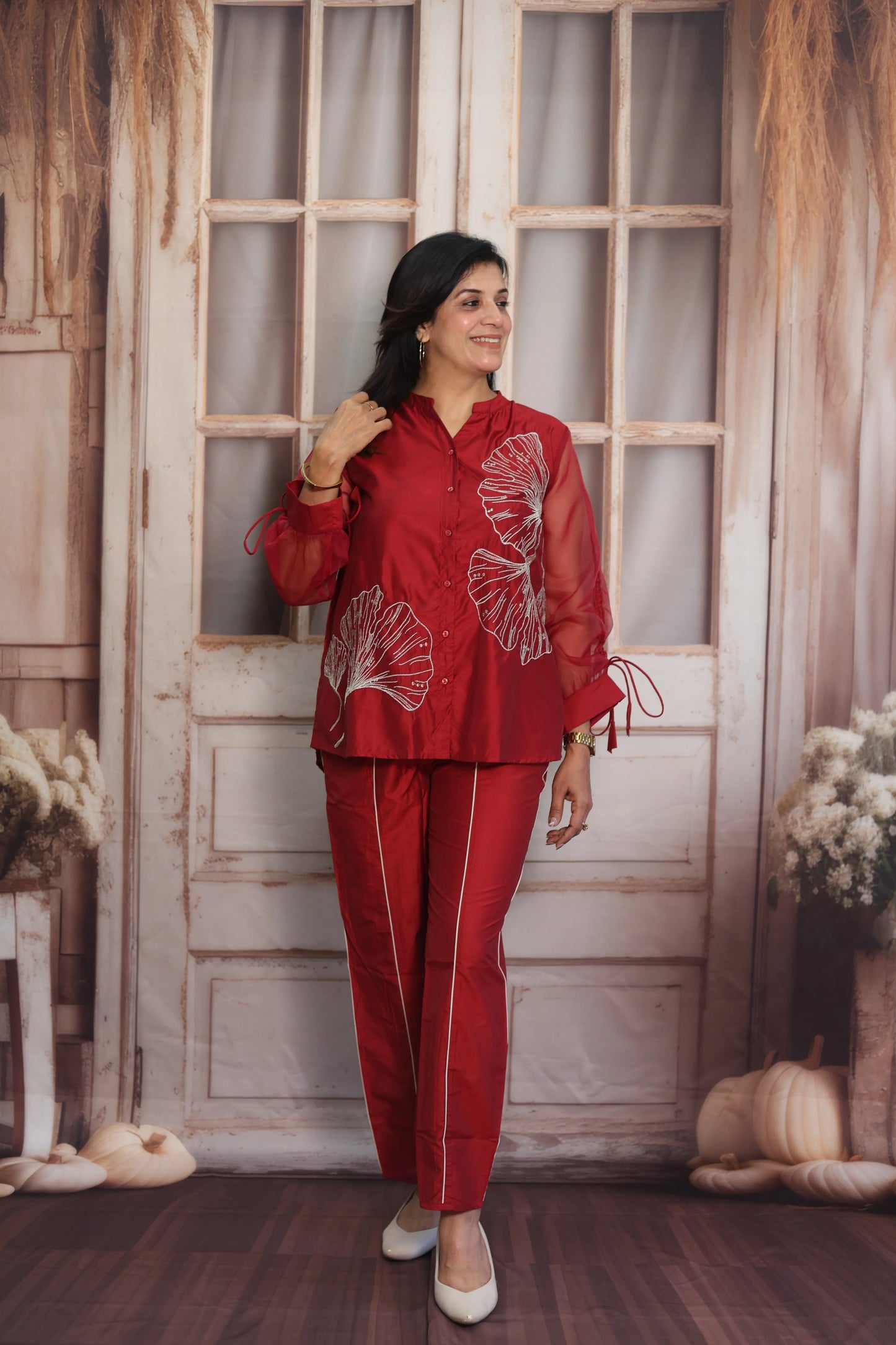 Reddish Maroon Muslin Co-ord Set | Organza Sleeves & Floral Thread Embroidery