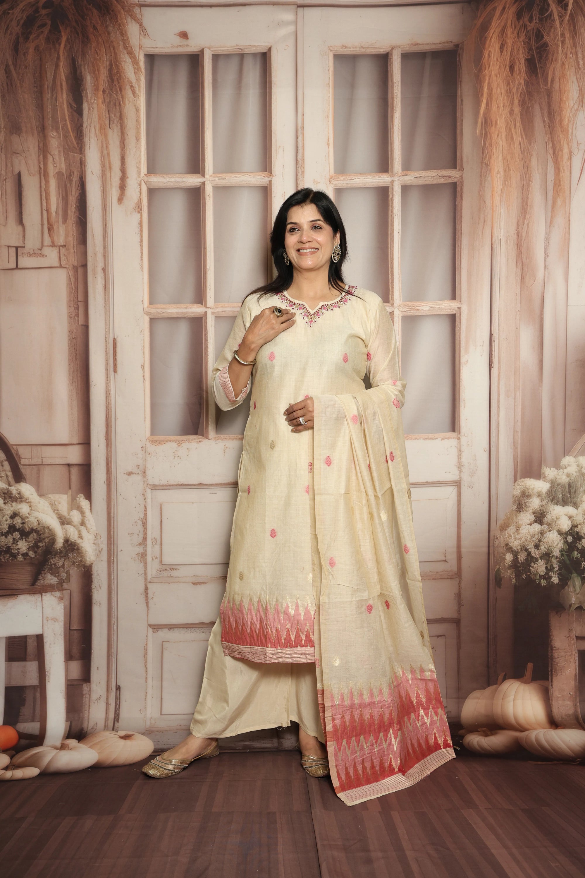 Pastel Ivory Banarasi Kurta Dupatta Set | Thread & Pearls Embroidery