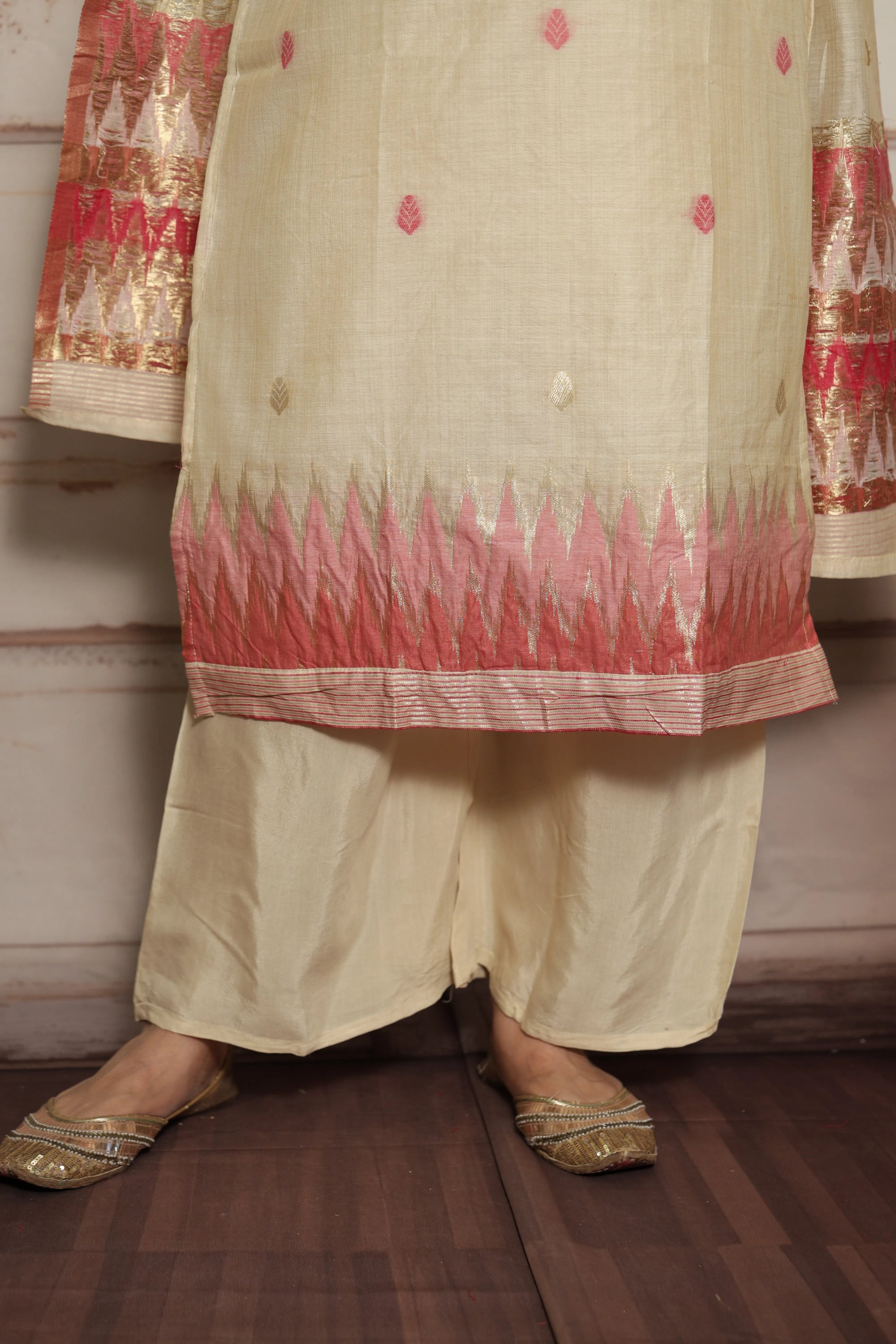 Pastel Ivory Banarasi Kurta Dupatta Set | Thread & Pearls Embroidery
