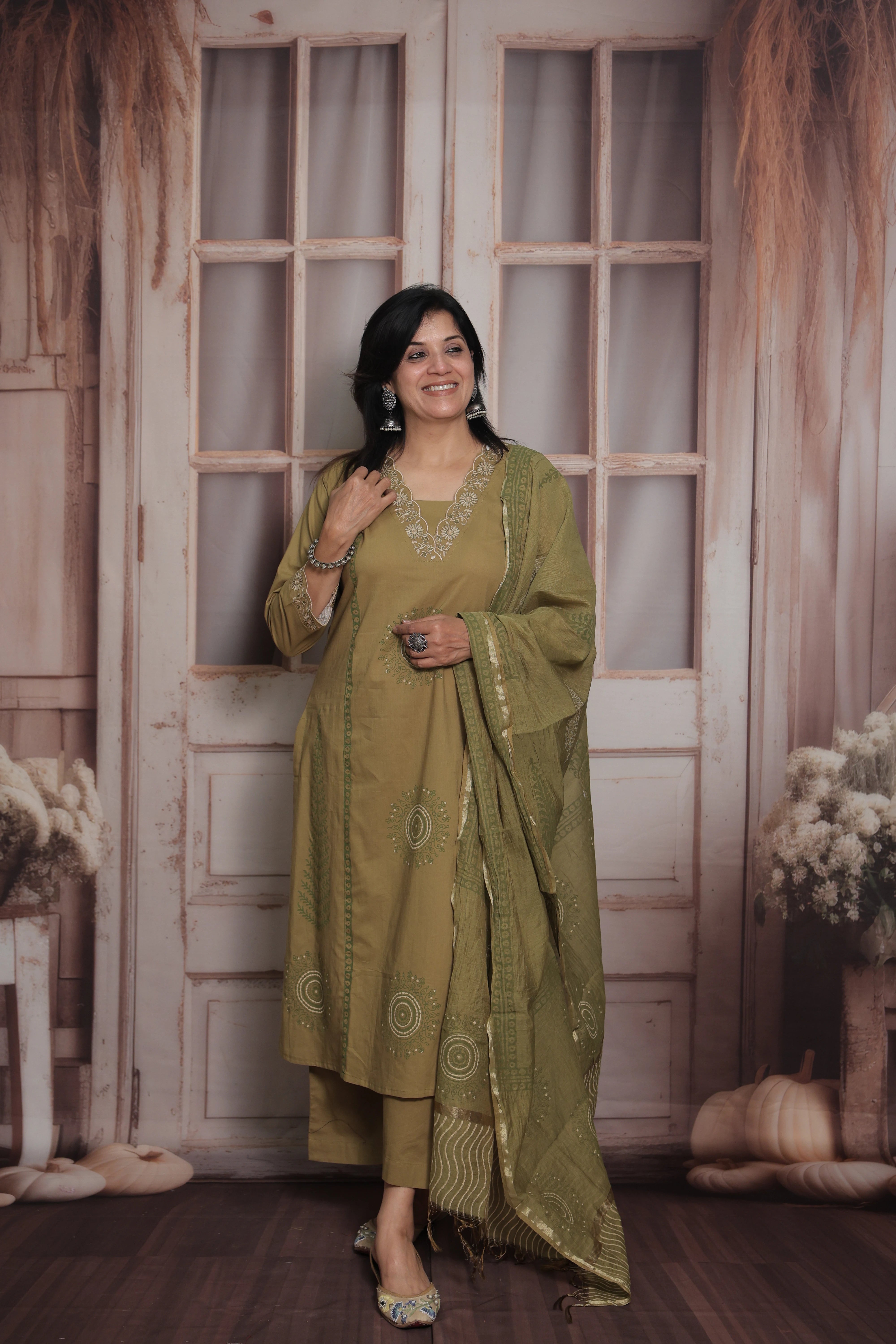 Olive Green Kurti Pant with Silk Dupatta | Foil Print & Thread Embroidery Cotton Suit
