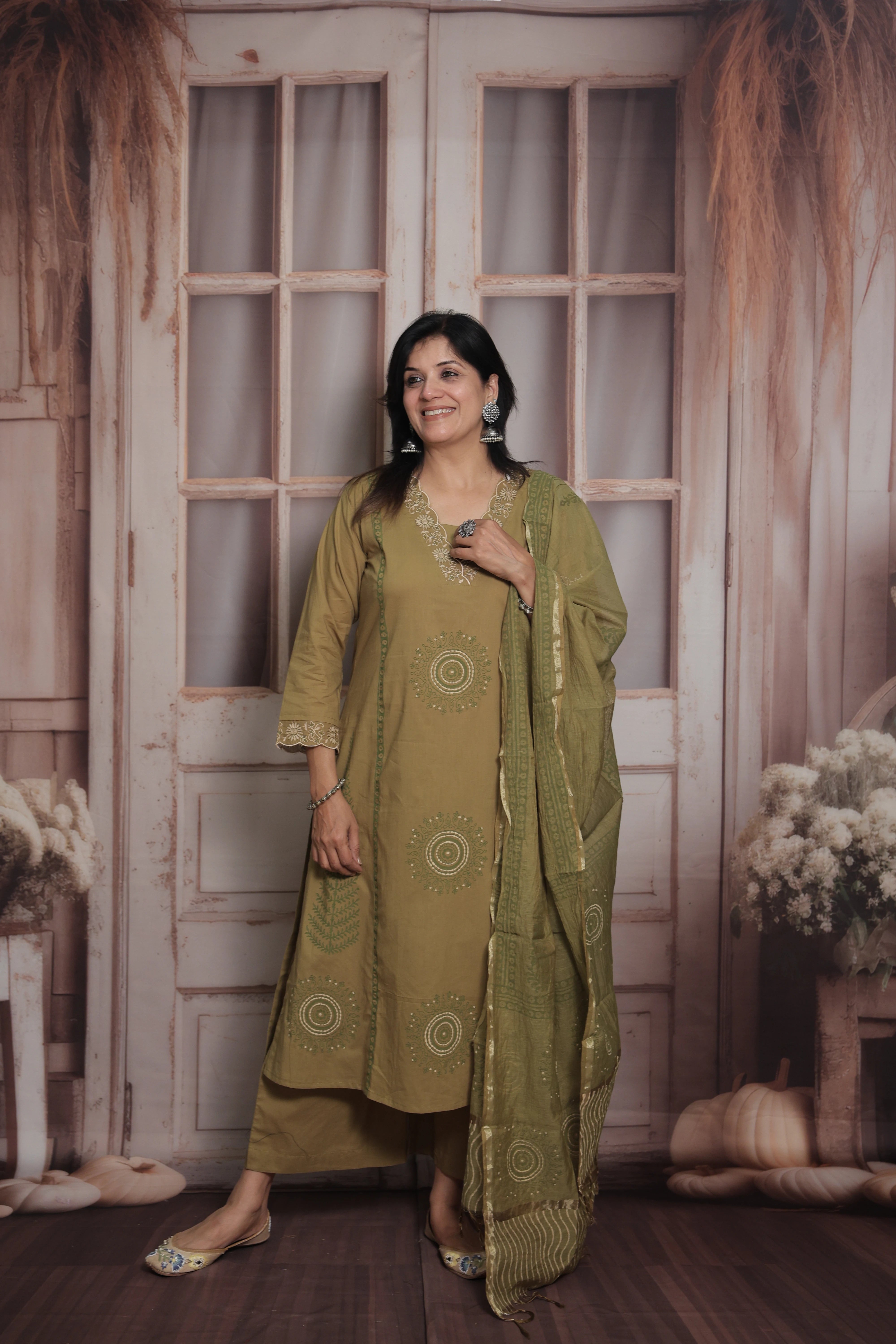 Olive Green Kurti Pant with Silk Dupatta | Foil Print & Thread Embroidery Cotton Suit