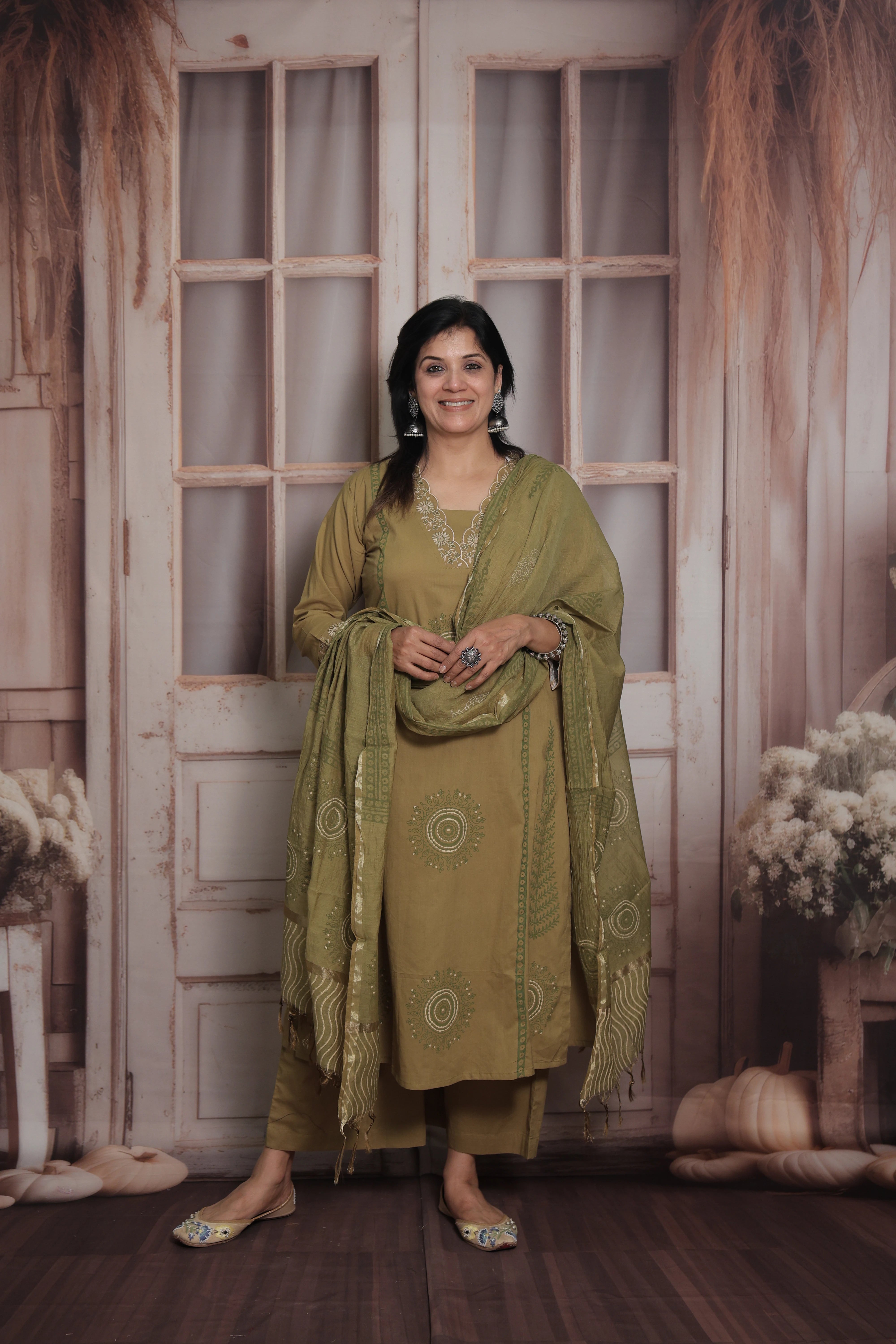 Olive Green Kurti Pant with Silk Dupatta | Foil Print & Thread Embroidery Cotton Suit