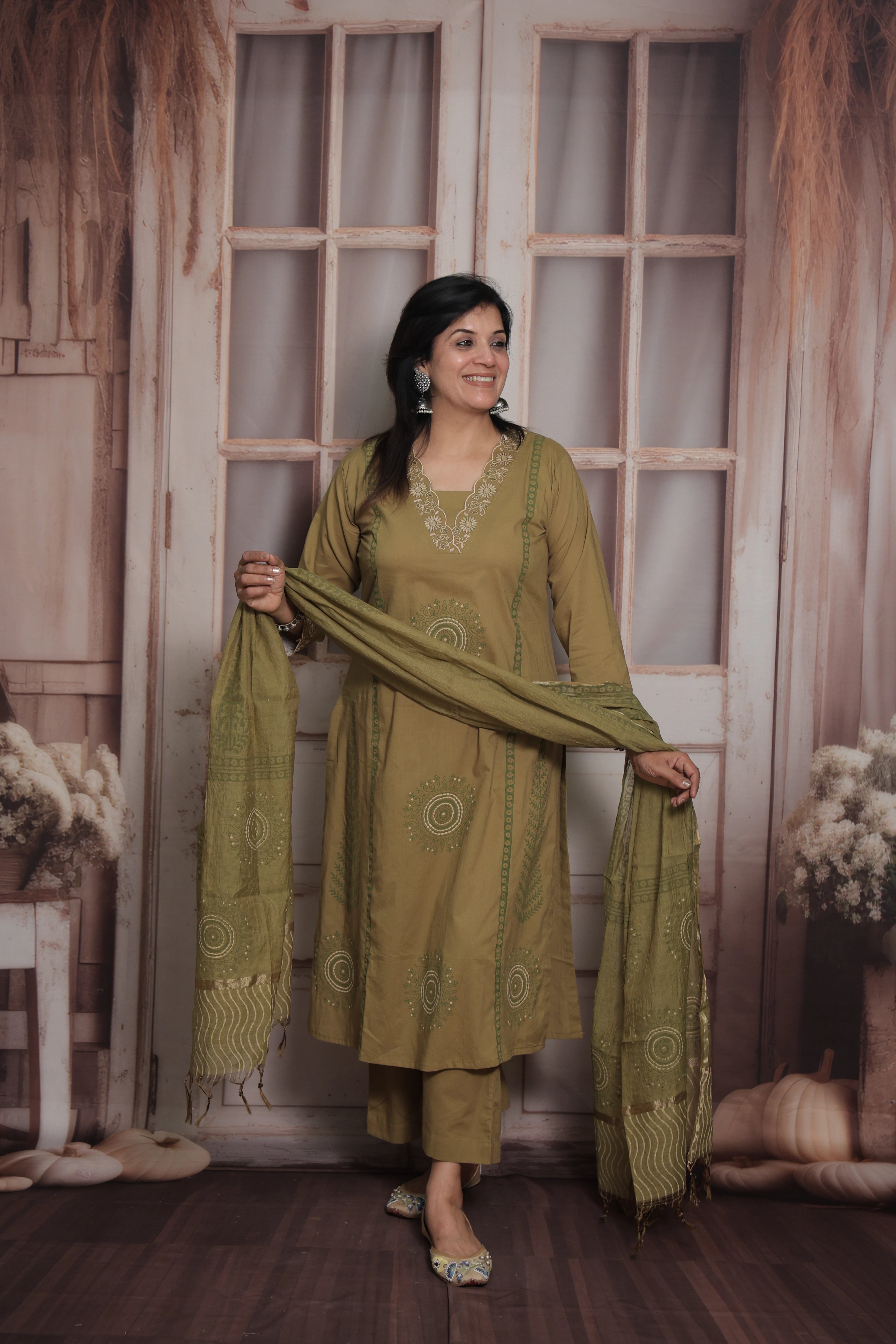 Olive Green Kurti Pant with Silk Dupatta | Foil Print & Thread Embroidery Cotton Suit