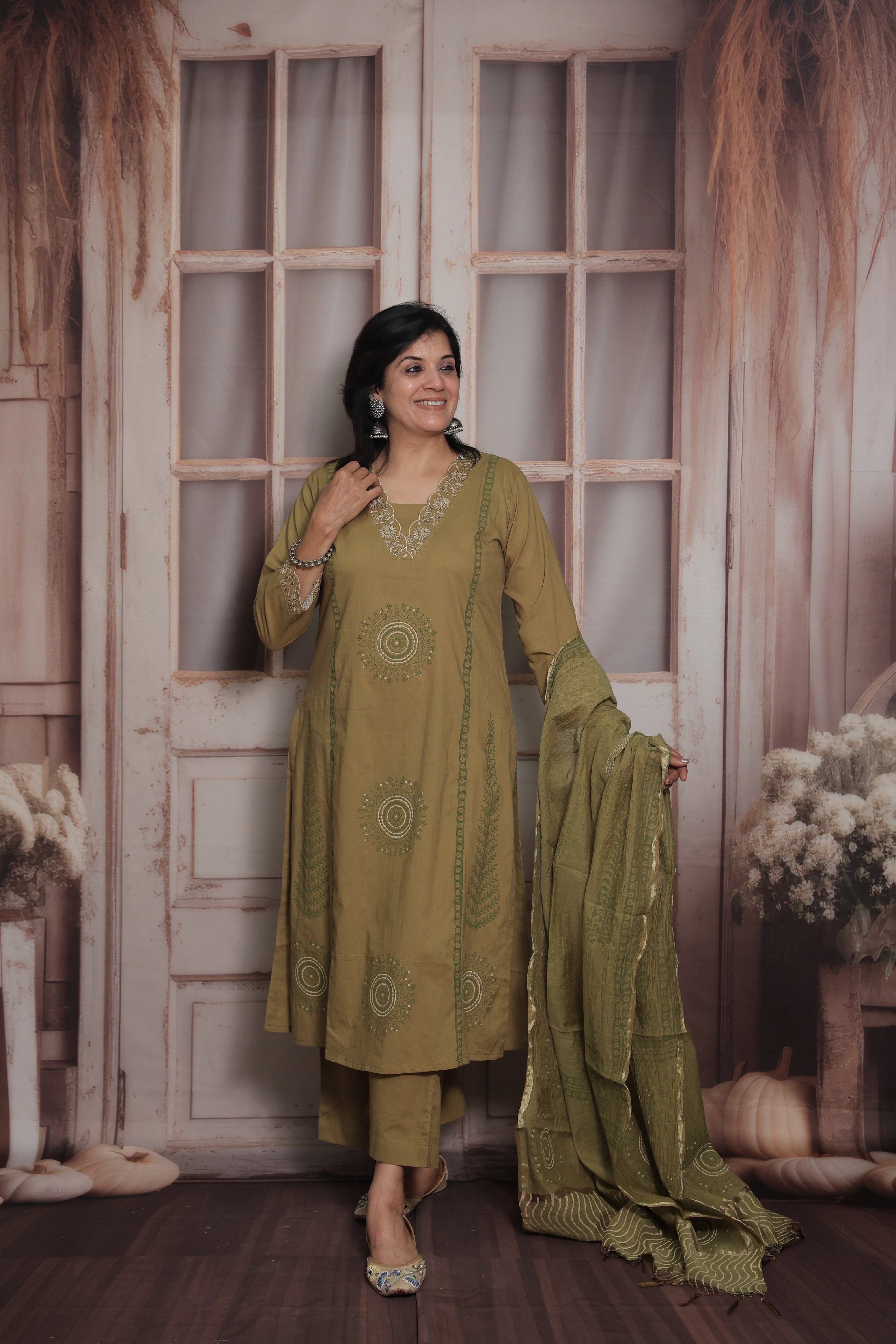 Olive Green Kurti Pant with Silk Dupatta | Foil Print & Thread Embroidery Cotton Suit