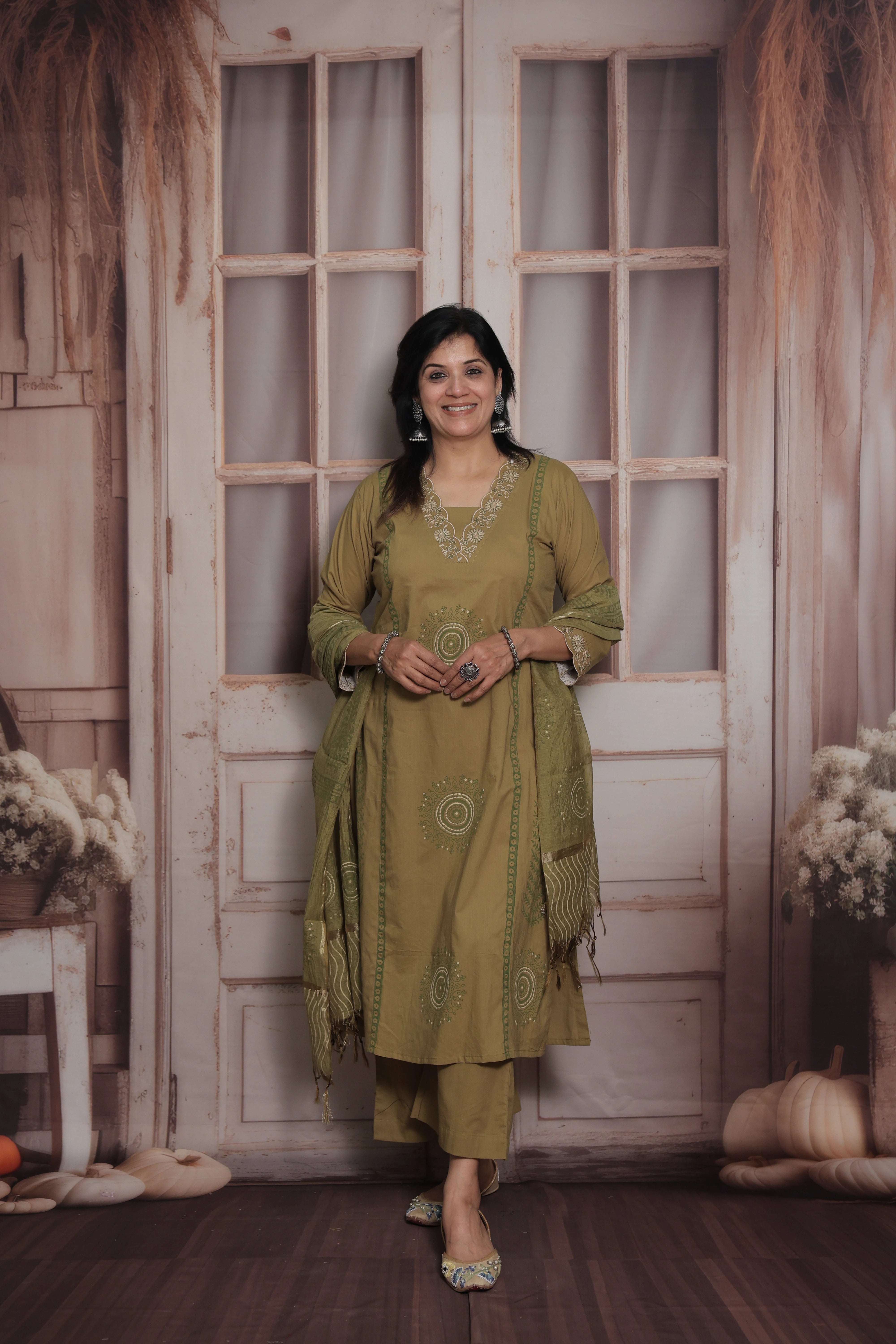Olive Green Kurti Pant with Silk Dupatta | Foil Print & Thread Embroidery Cotton Suit