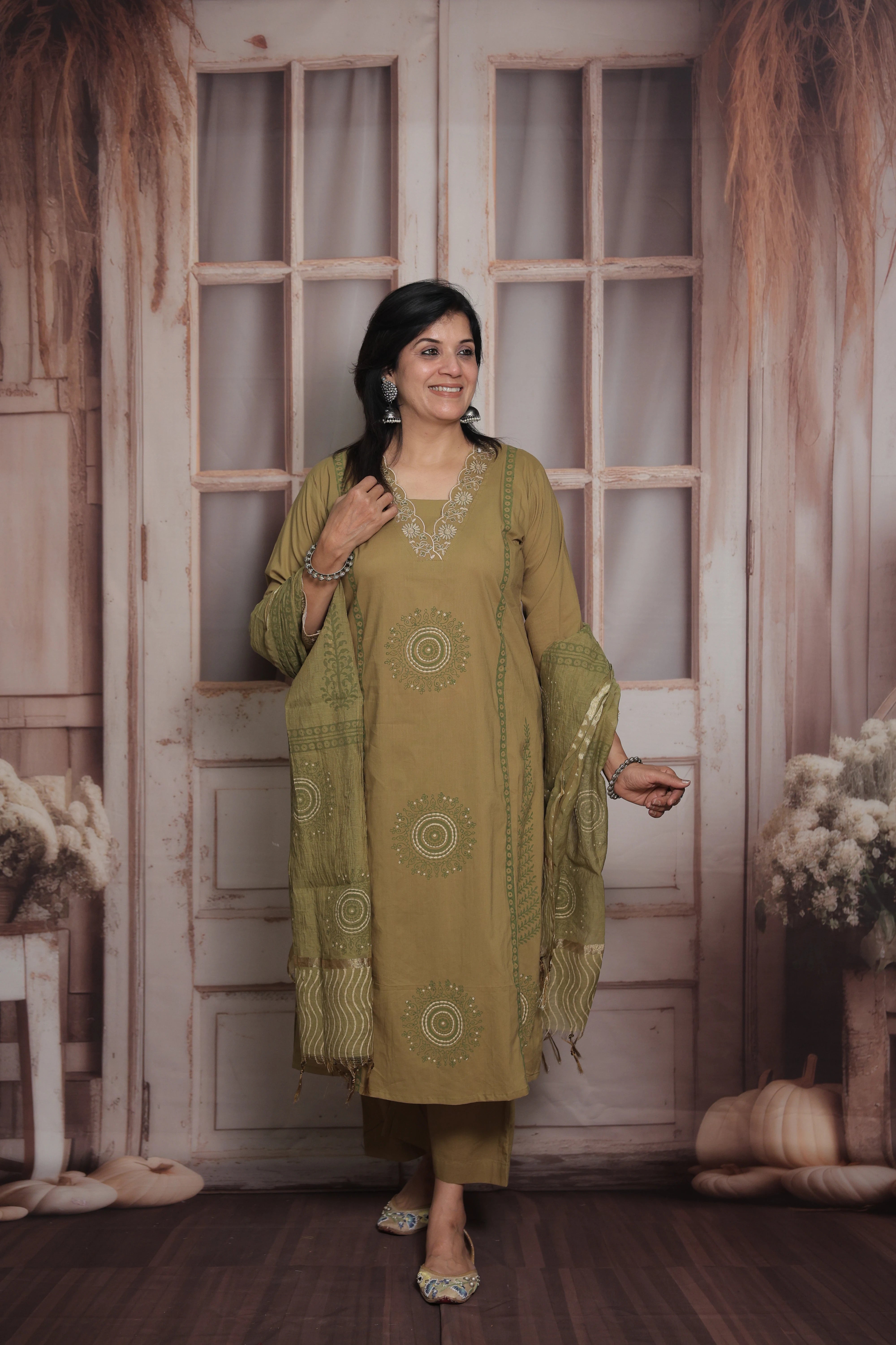 Olive Green Kurti Pant with Silk Dupatta | Foil Print & Thread Embroidery Cotton Suit