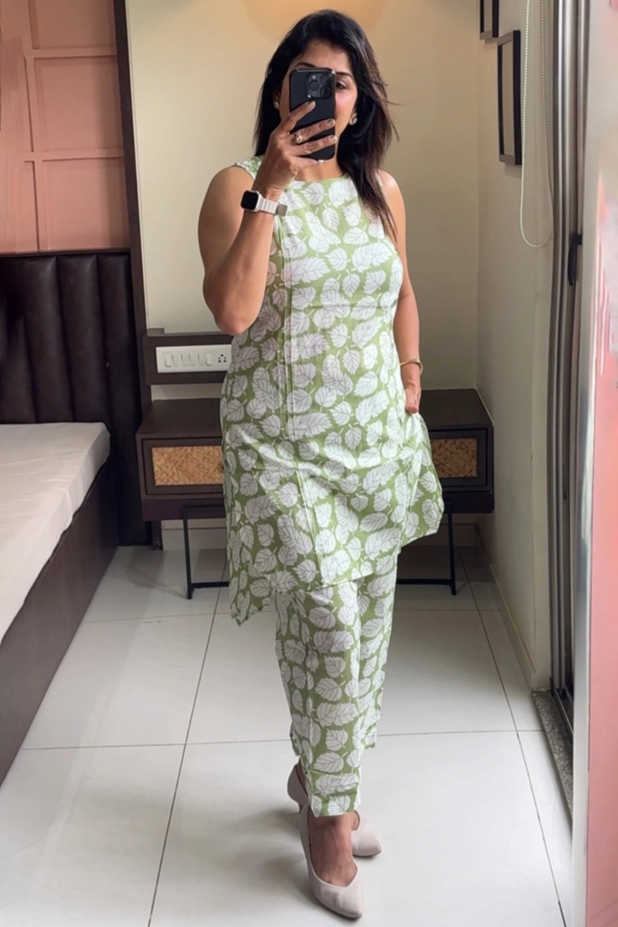 Green Leaf Printed Sleeveless Set – Elegant Modern Wear