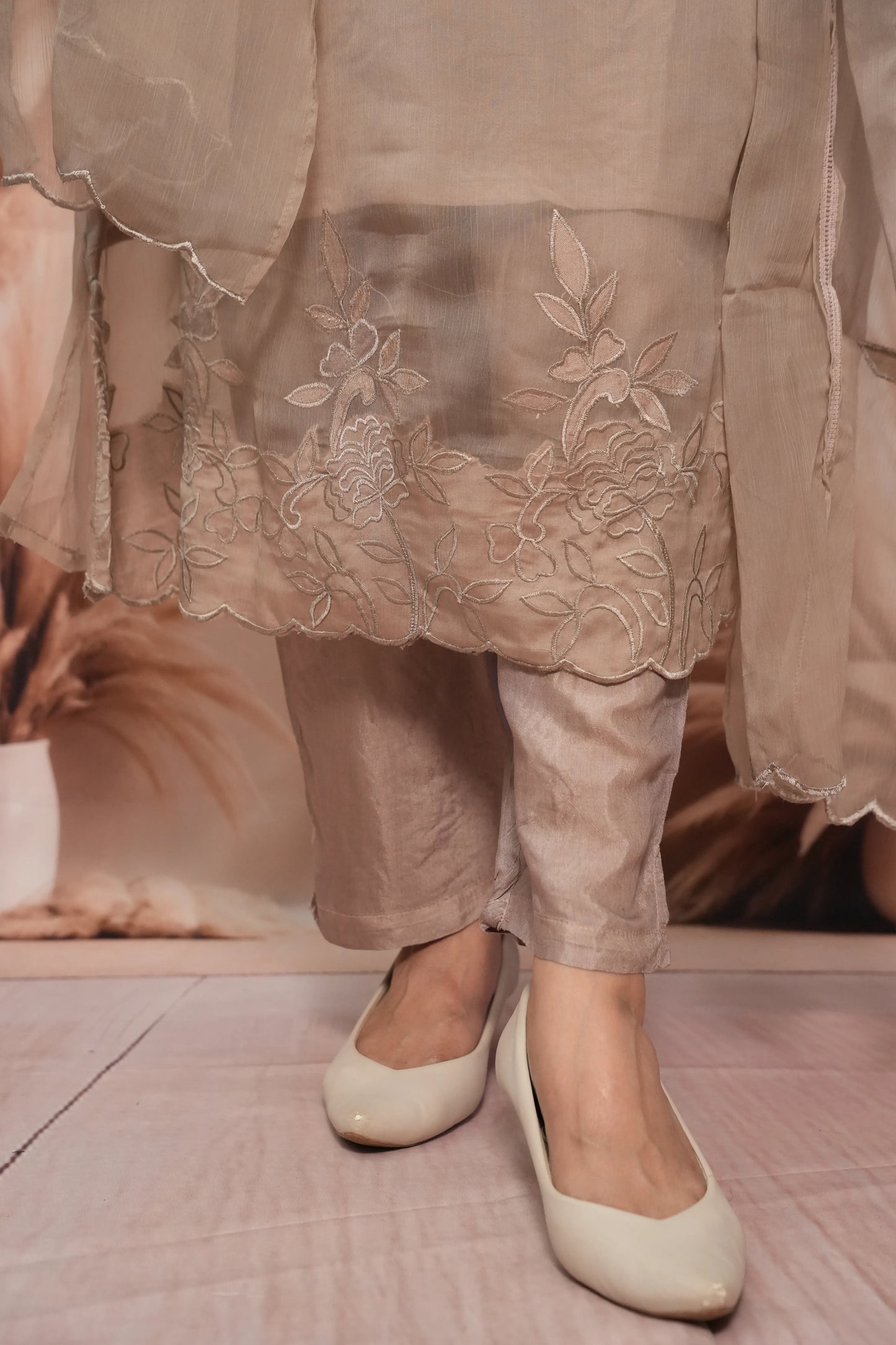Dusty Pinkish-Beige Chinon Kurta Dupatta Set | Raffia Flower & Embroidery Work