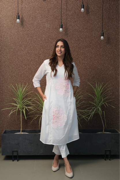 White Mul Cotton Kurta Pant Set with Patch Work – Festive Elegance Redefined