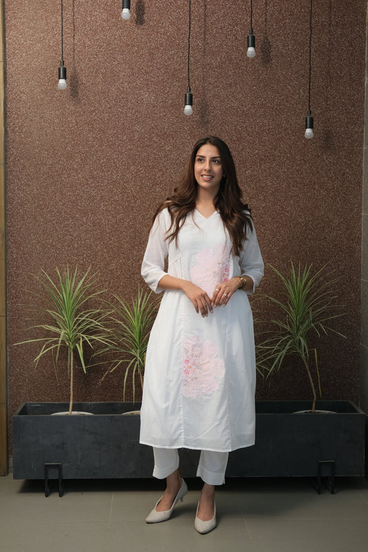White Mul Cotton Kurta Pant Set with Patch Work – Festive Elegance Redefined