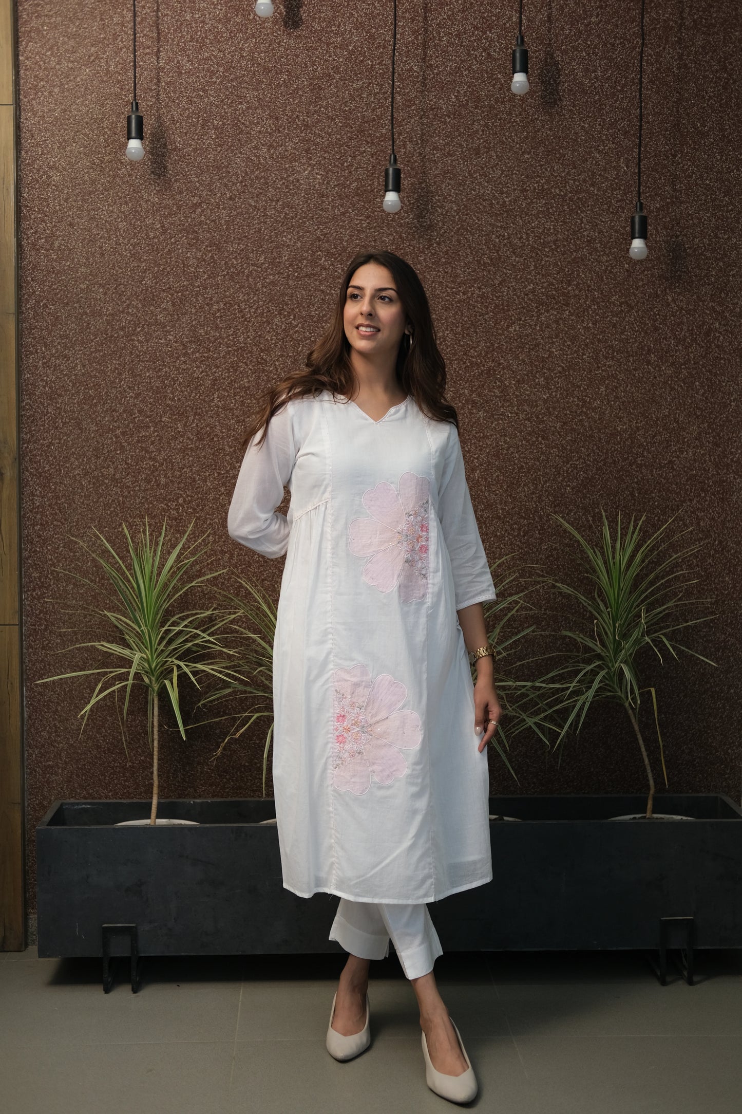 White Mul Cotton Kurta Pant Set with Patch Work – Festive Elegance Redefined