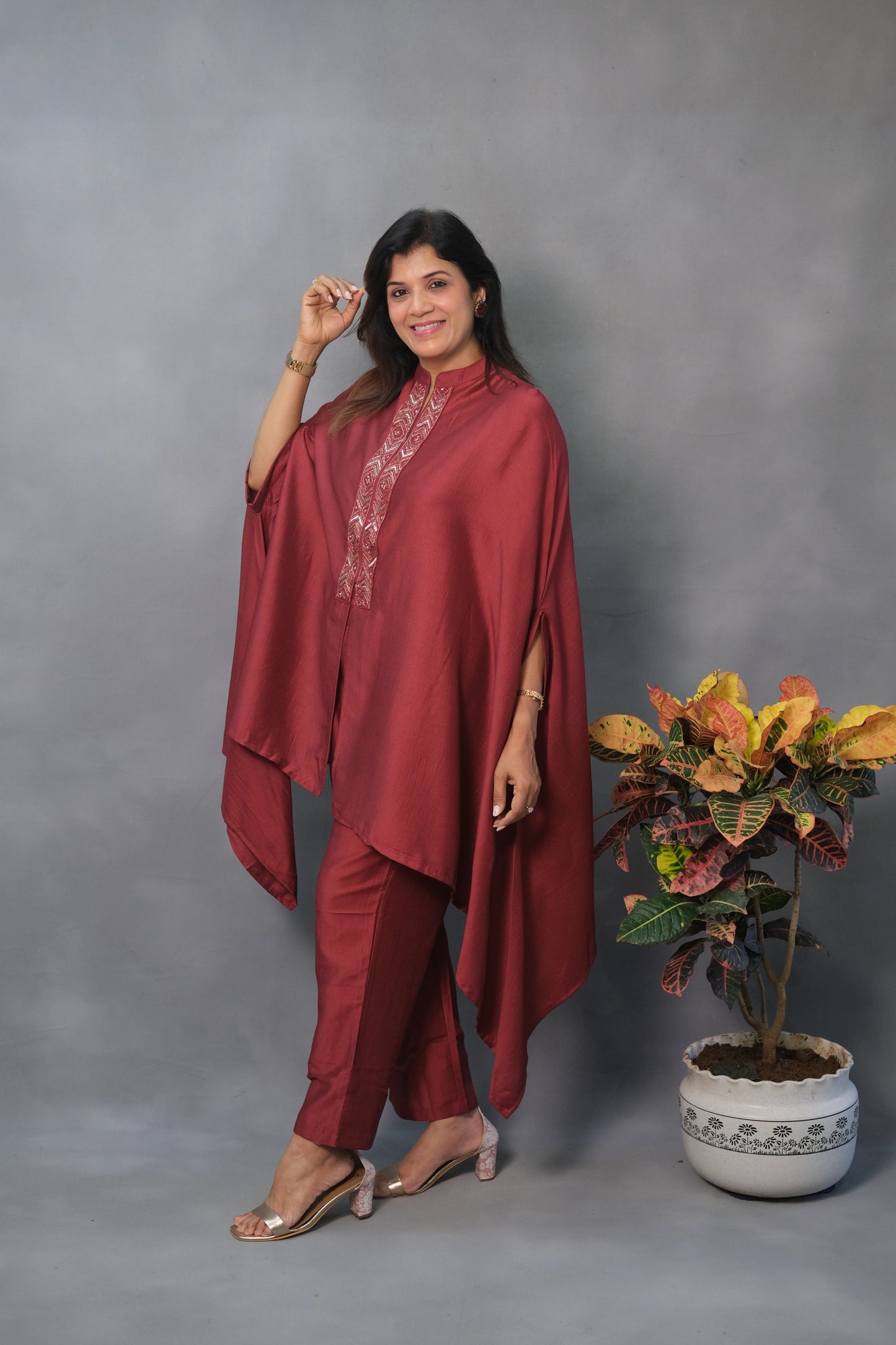 Indo Western Kaftan Co-ord Set – Embroidered Muslin Silk Partywear for Bold Elegance