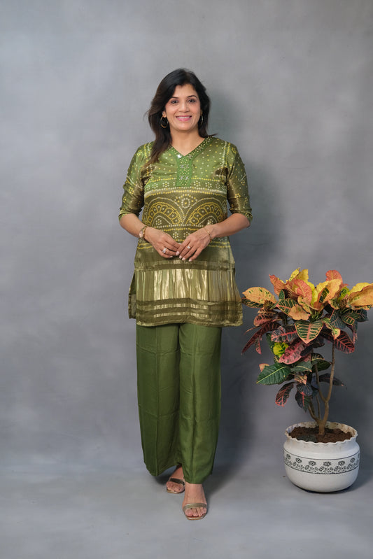 Green Bandhej Co-ord Set – Traditional Gaji Silk Elegance with a Modern Twist