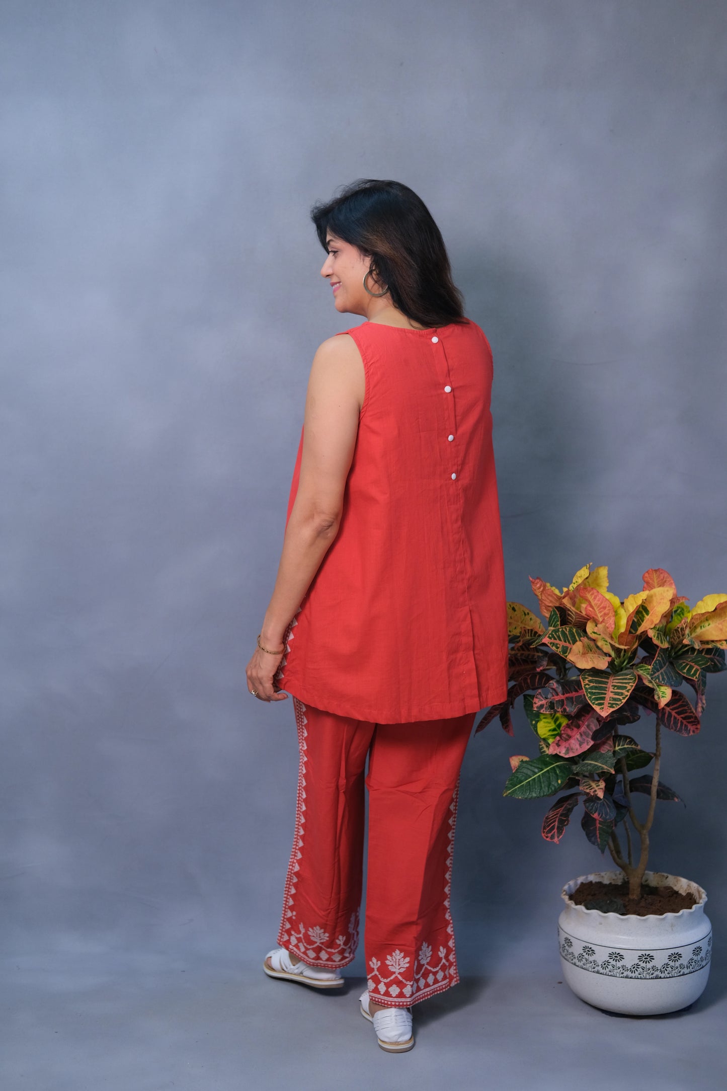 Red Sleeveless Co-ord Set – Pure Cotton Power Dressing for Modern Women