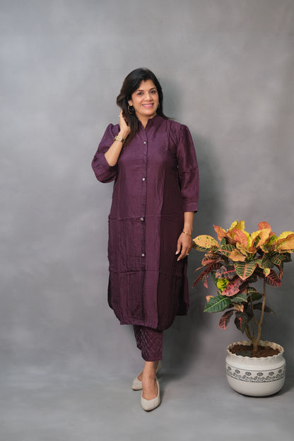 Embroidered Back Kurta Pant Set – Dola Silk Elegance for Modern Women