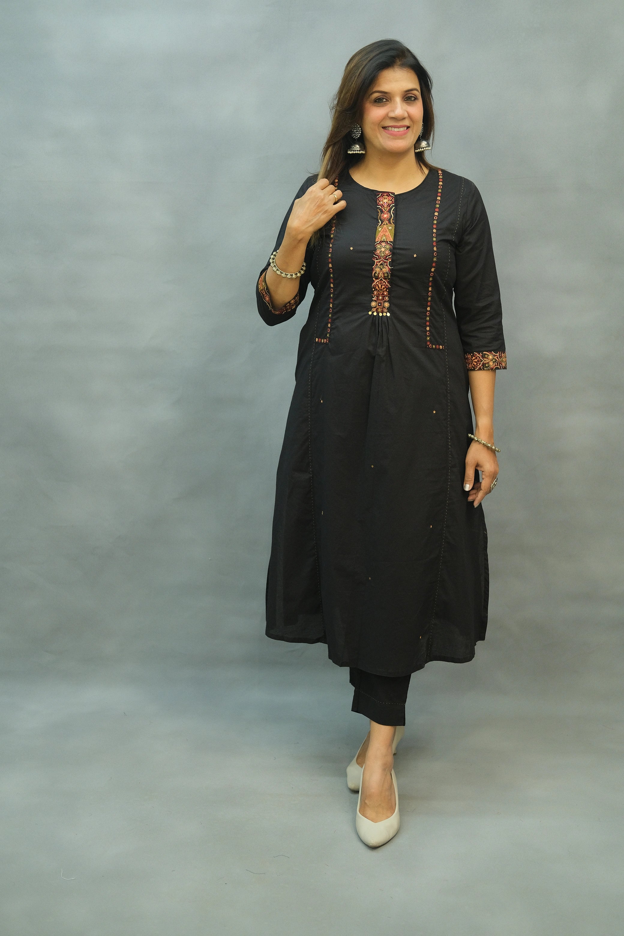 Black Embroidered Two-Piece Cotton Set with Pockets – Elegant & Functional