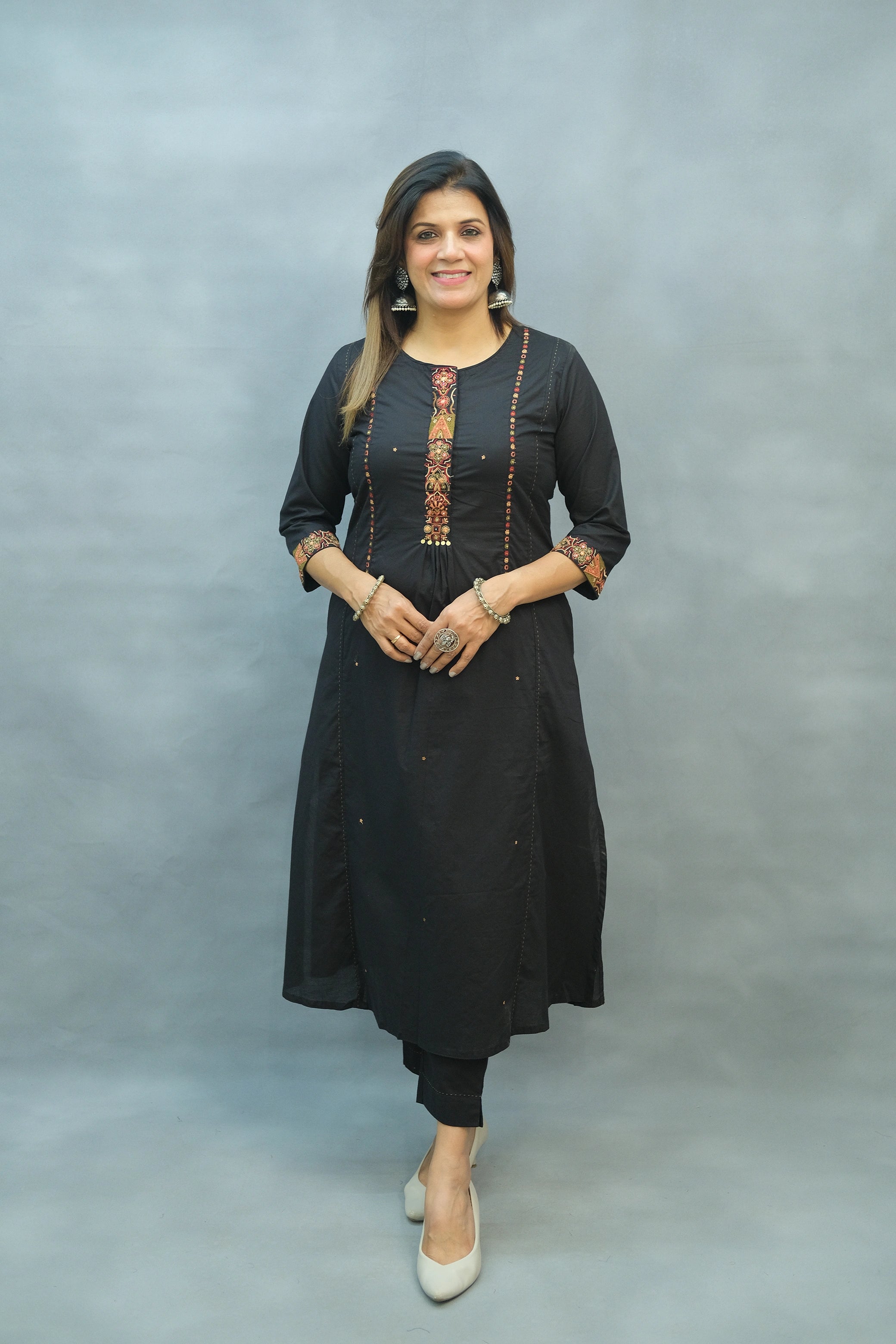 Black Embroidered Two-Piece Cotton Set with Pockets – Elegant & Functional