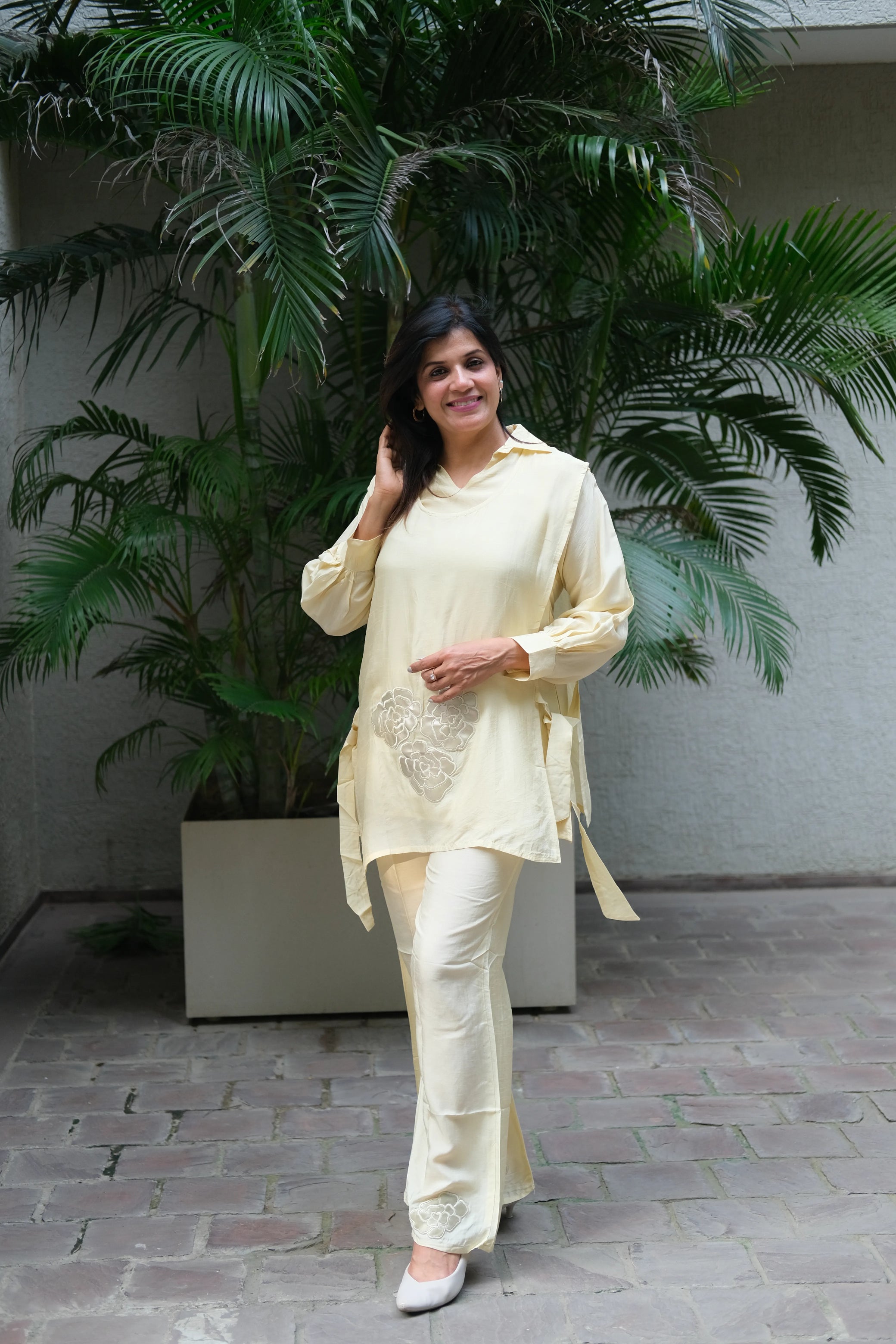 Cream Mul Chanderi Co-ord Set with Appliqué & Embroidery Work