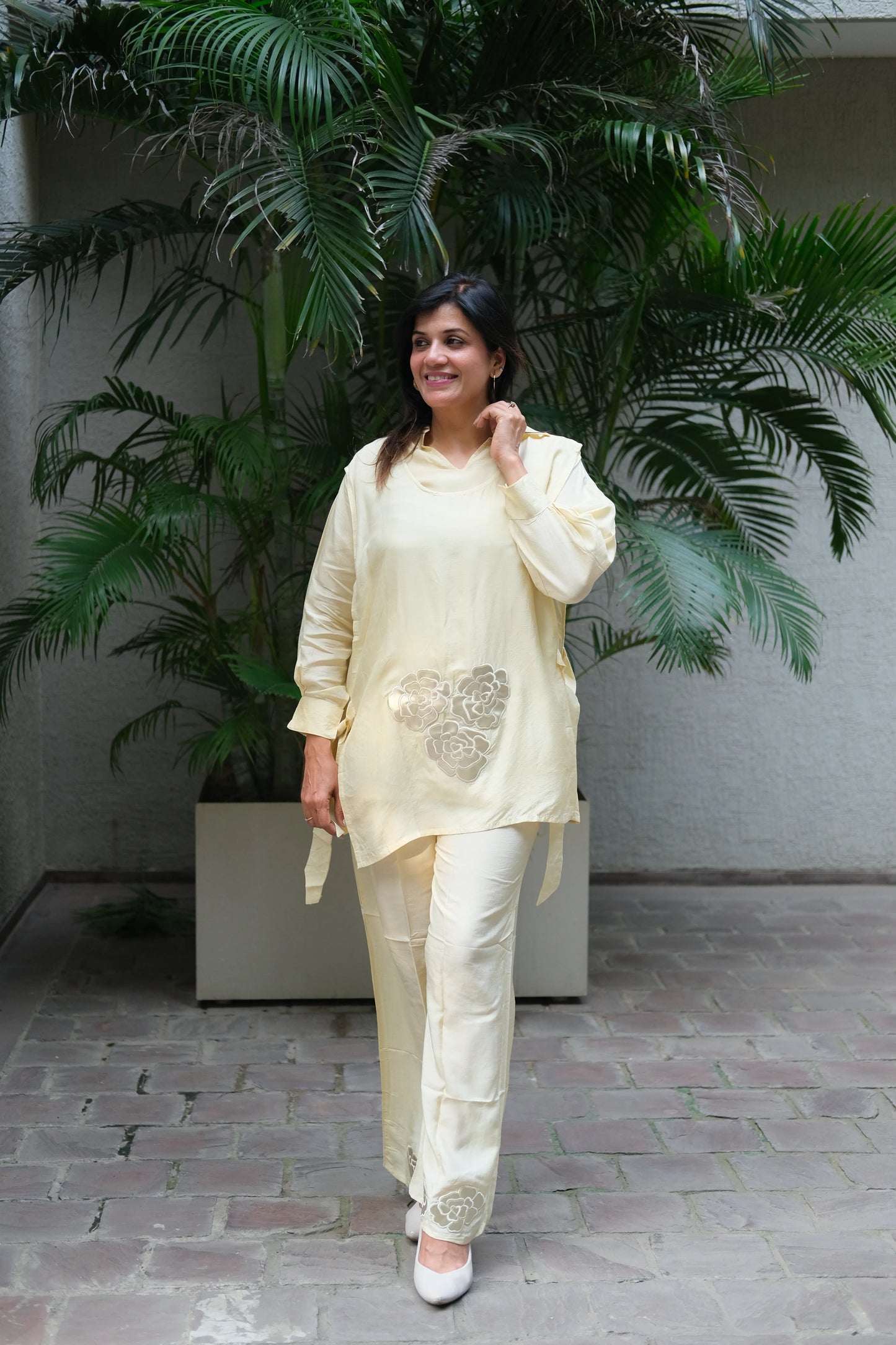 Cream Mul Chanderi Co-ord Set with Appliqué & Embroidery Work