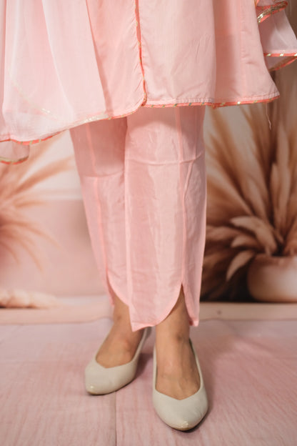 Light Pink Mul Chanderi Knee-Length Kurta Dupatta Set with Machine Embroidery
