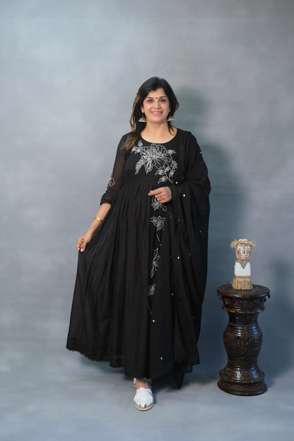 Black Anarkali with Thread Work & Inner | Mul Cotton