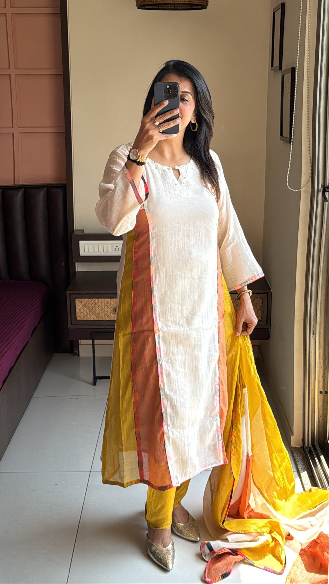 Light Beige – Color-Blocked A-Line Kurta Pant Dupatta Set | Banarasi Mul Chanderi