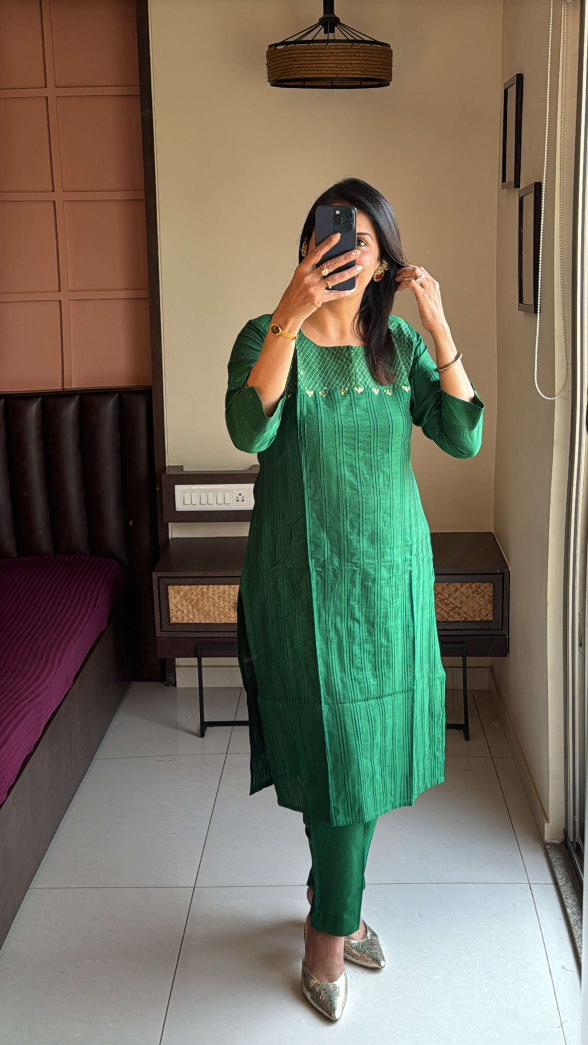 Kelly Green Straight-Cut Kurta Pant Set with Yoke Work & Pintuck Detailing | Raw Silk