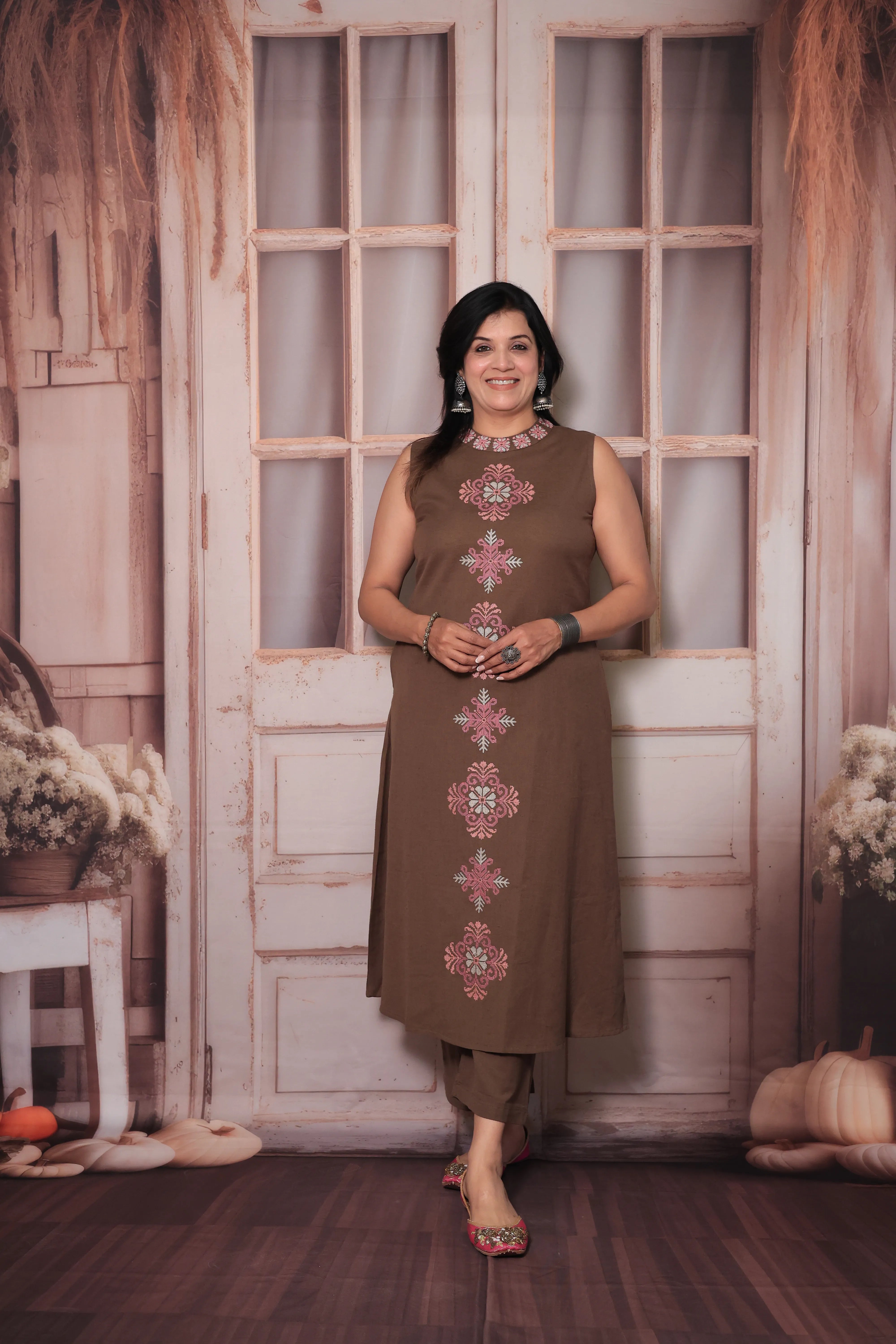 Brown Sleeveless Floral Embroidered Kurta Pant Set | Attached Sleeves Design