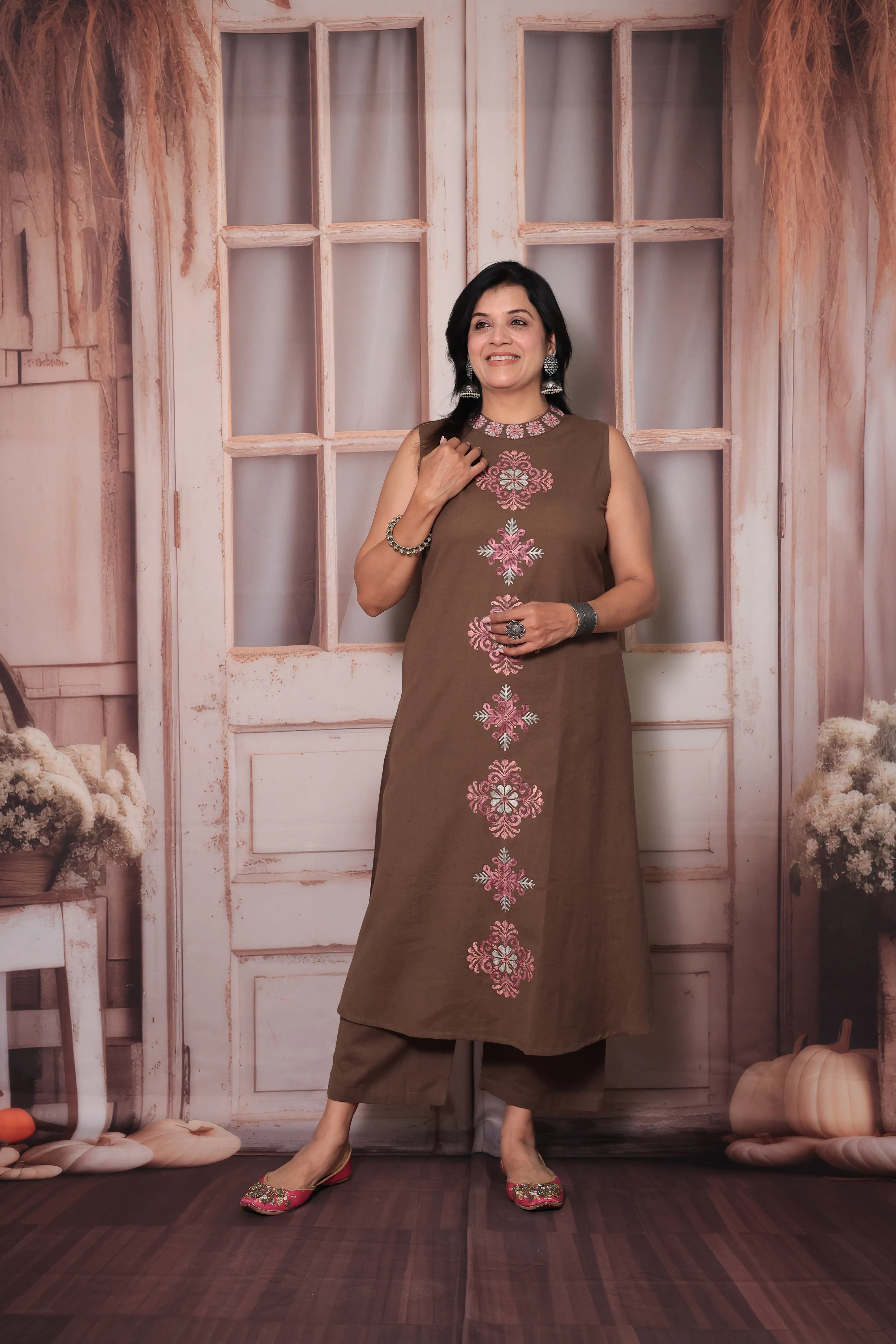 Brown Sleeveless Floral Embroidered Kurta Pant Set | Attached Sleeves Design