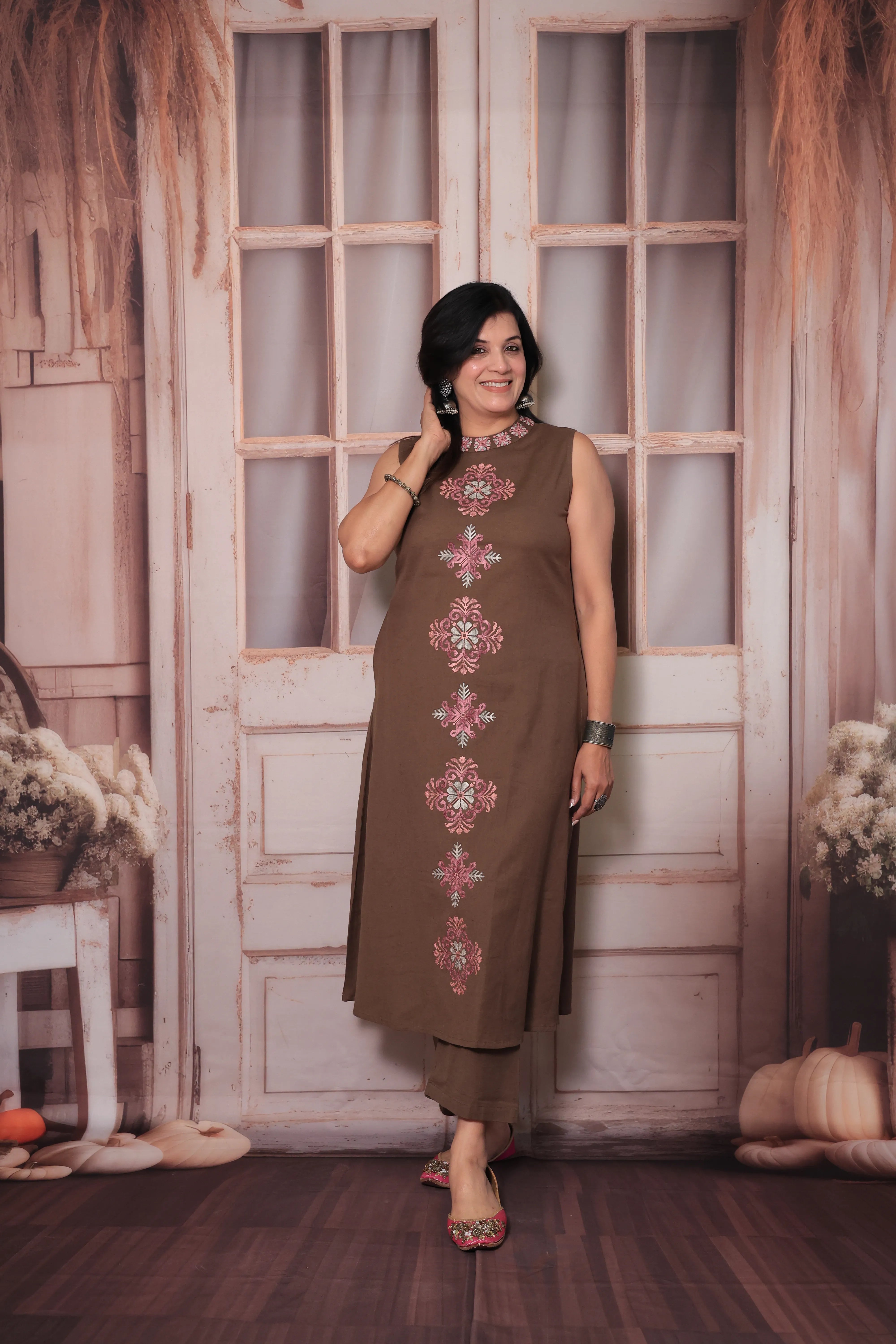 Brown Sleeveless Floral Embroidered Kurta Pant Set | Attached Sleeves Design