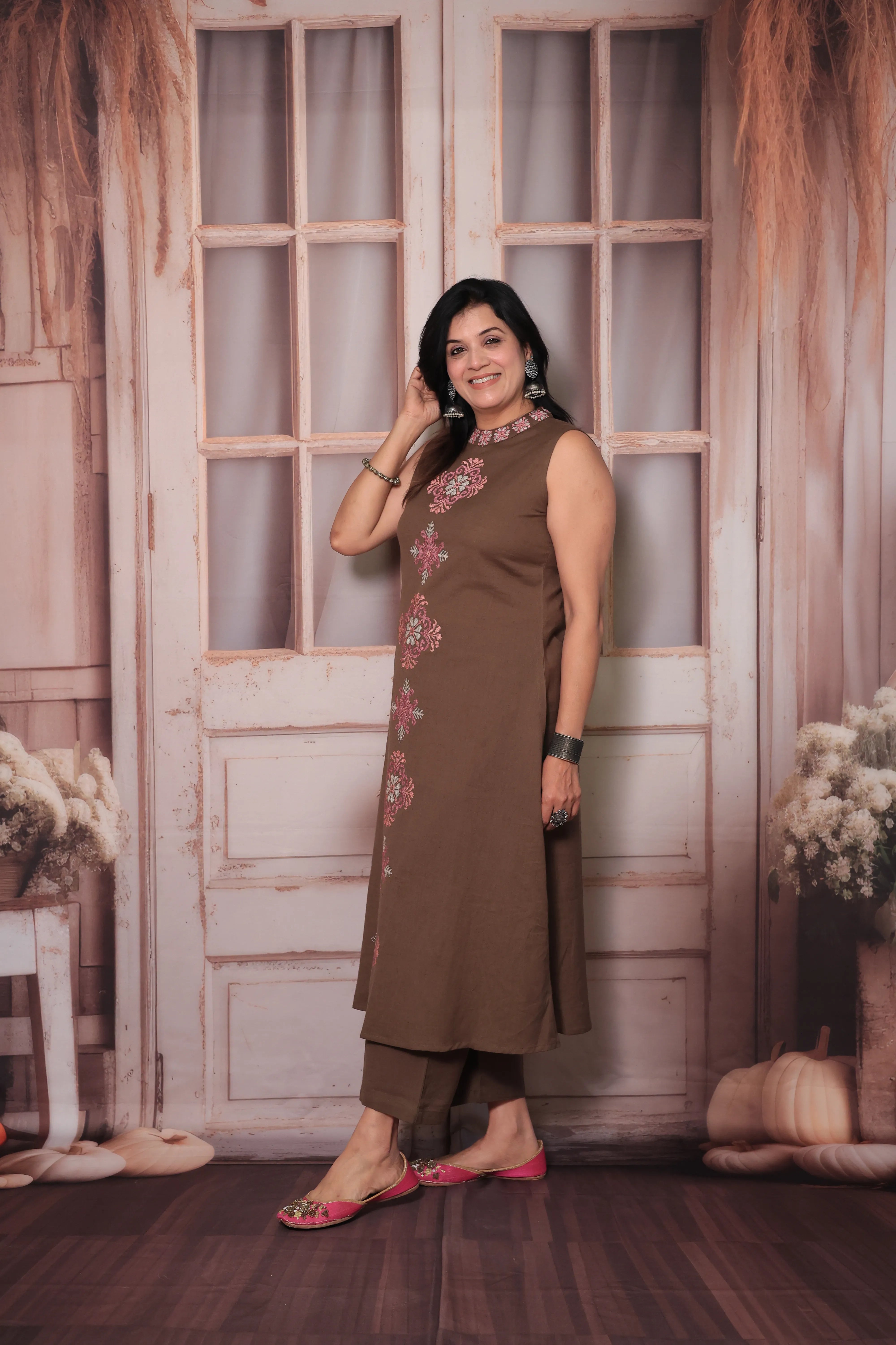 Brown Sleeveless Floral Embroidered Kurta Pant Set | Attached Sleeves Design