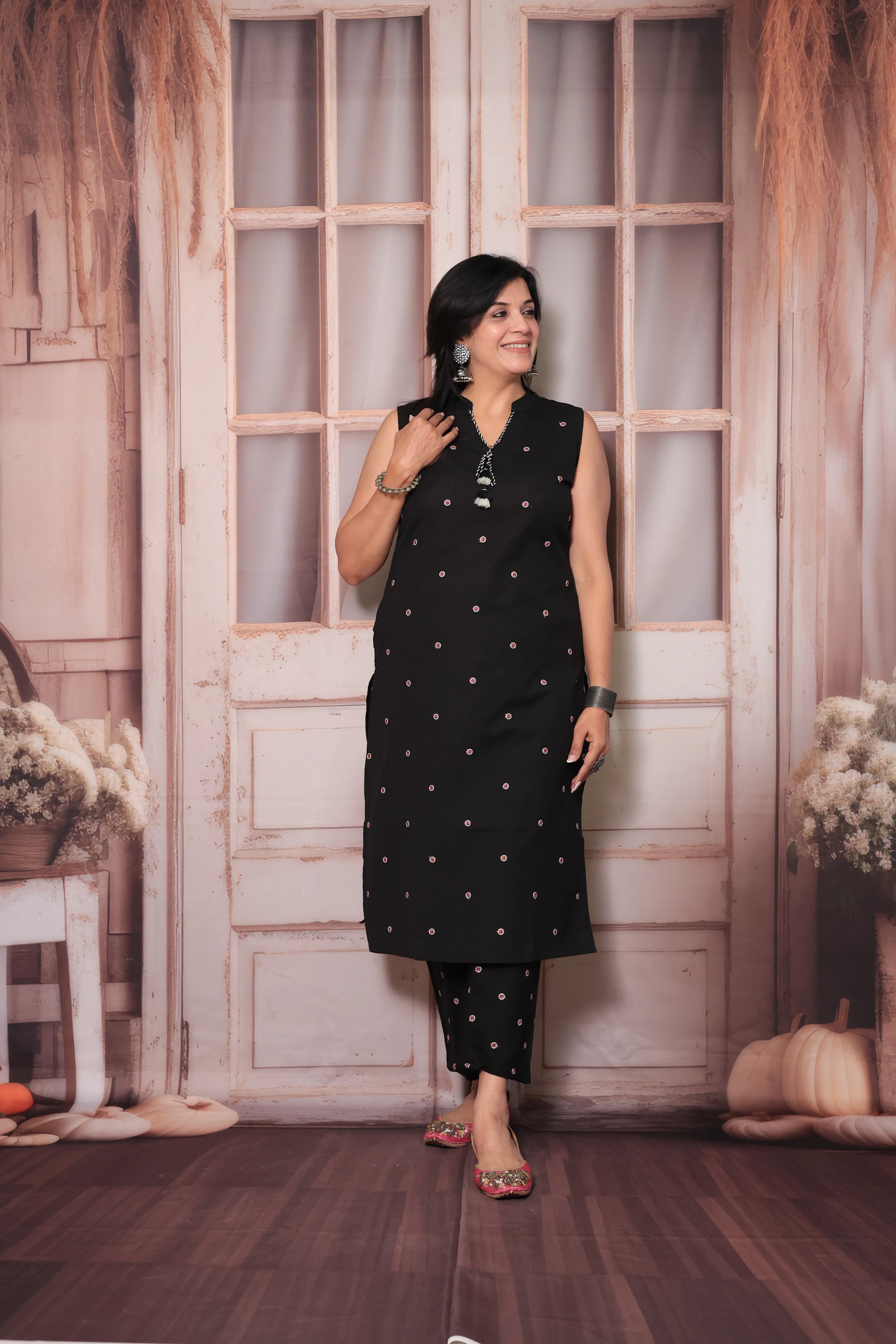 Black Sleeveless Embroidered Kurta with Trousers Co-Ord Set | Versatile Attached Sleeves