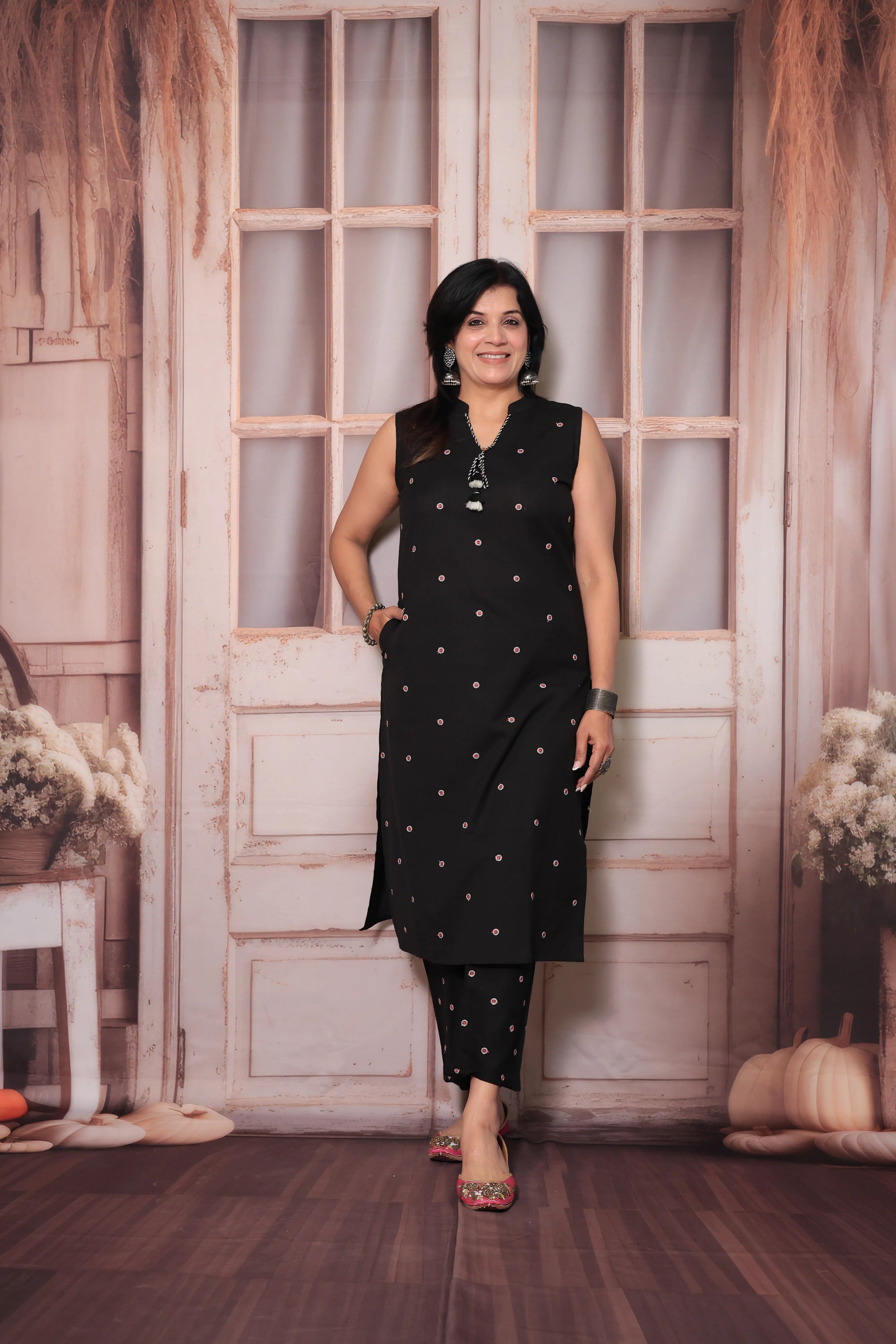 Black Sleeveless Embroidered Kurta with Trousers Co-Ord Set | Versatile Attached Sleeves