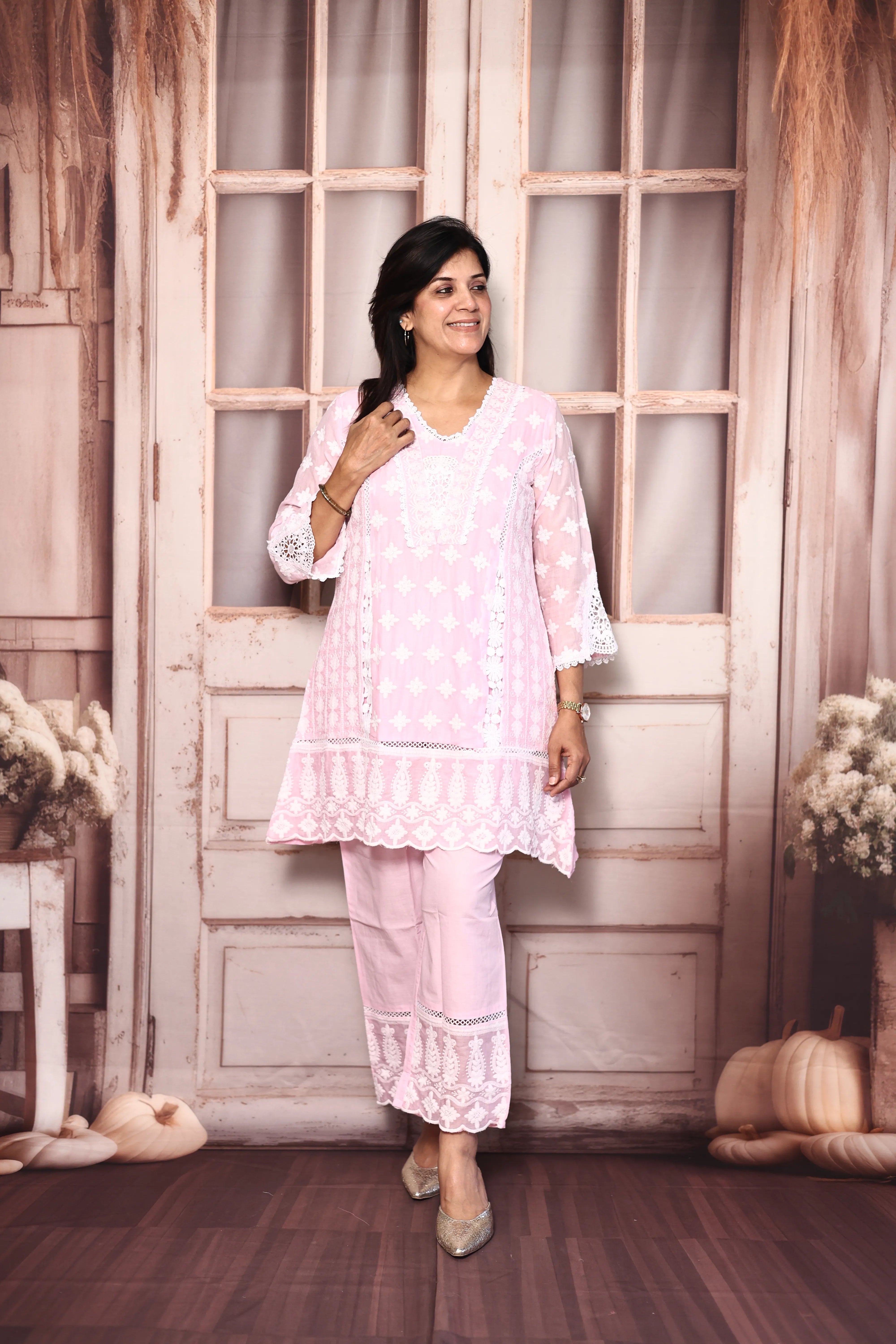 Baby pink Lakhnavi Chikankari Short Kurti Pant Co-Ord Set | Pure Mul Mul Premium Wear