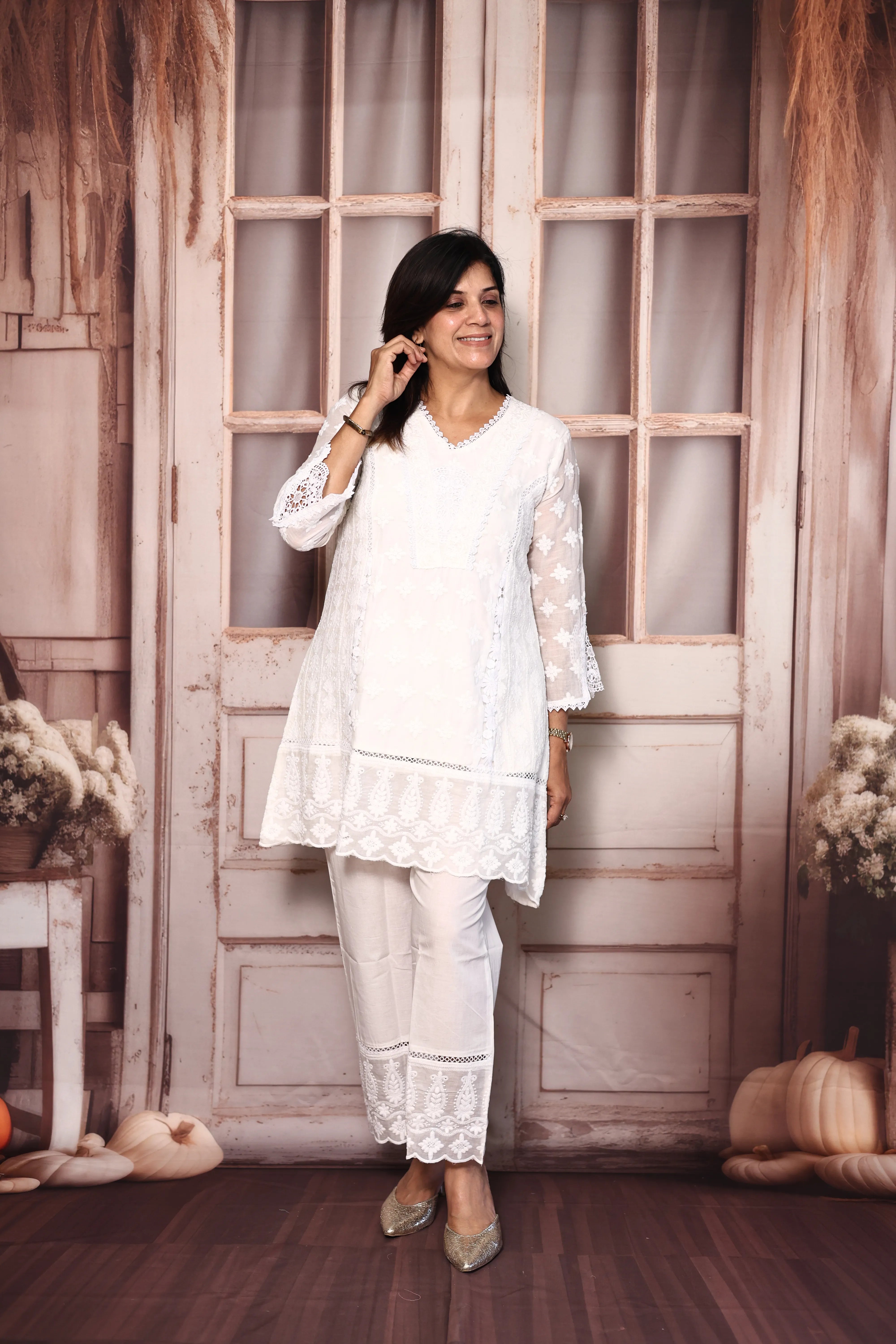 White Lakhnavi Chikankari Short Kurti Pant Co-Ord Set | Pure Mul Mul Premium Wear