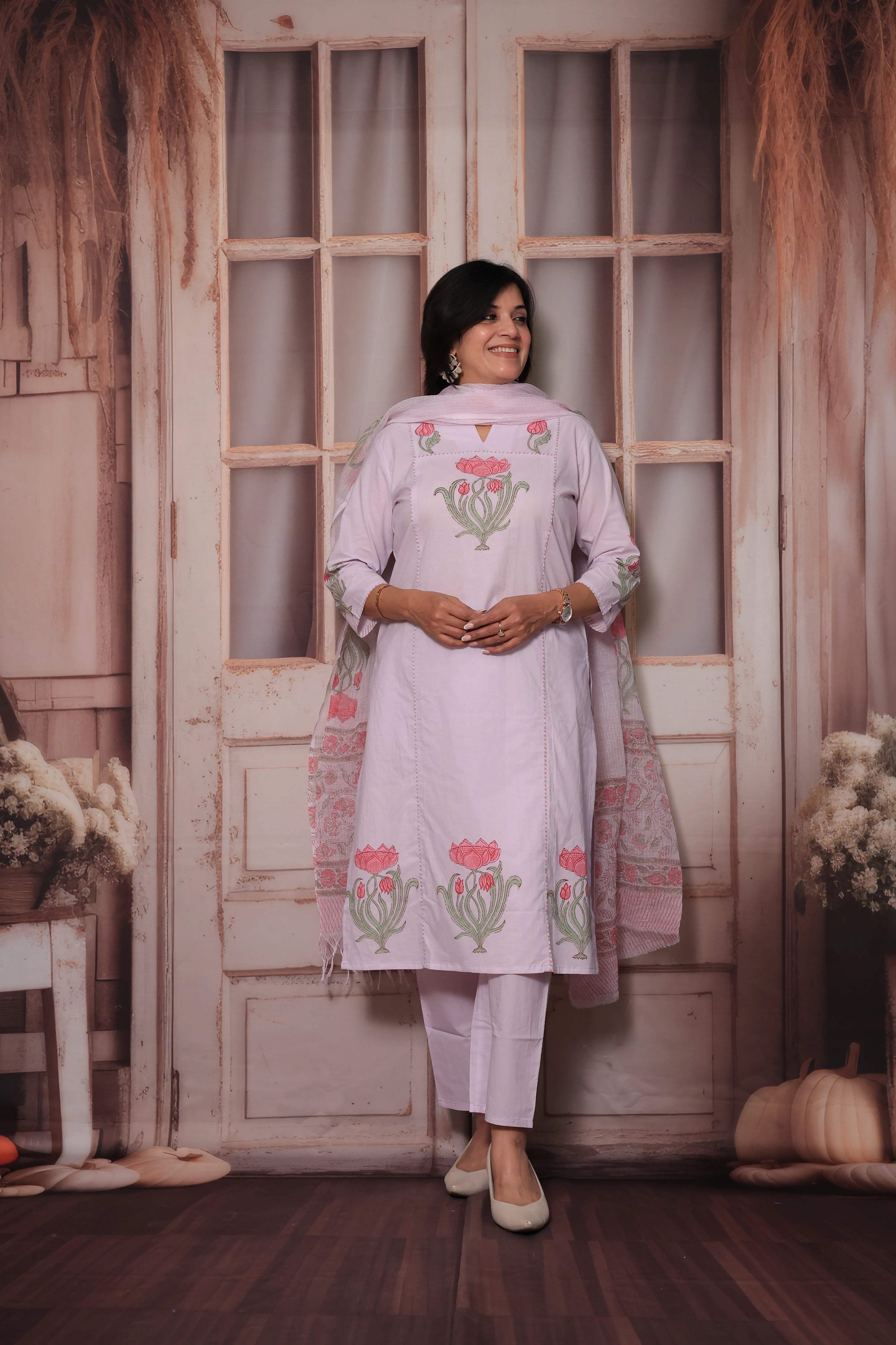 Light Lavender Kurta Pant Set with Dupatta | Pearl Work & Floral Print