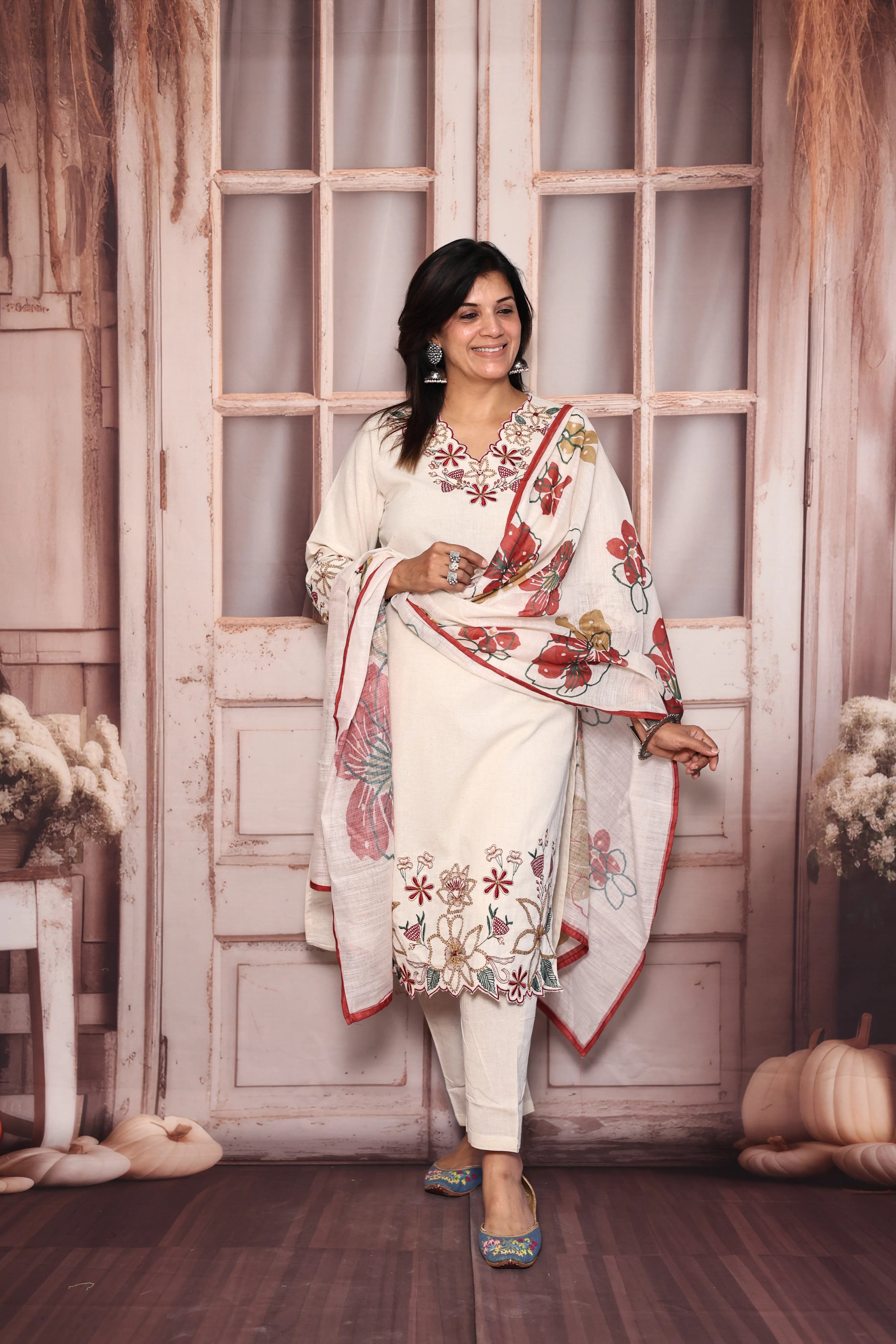 Off White Printed Dupatta Set | Floral Print, Thread Embroidery & Cut Work | Cotton Flex
