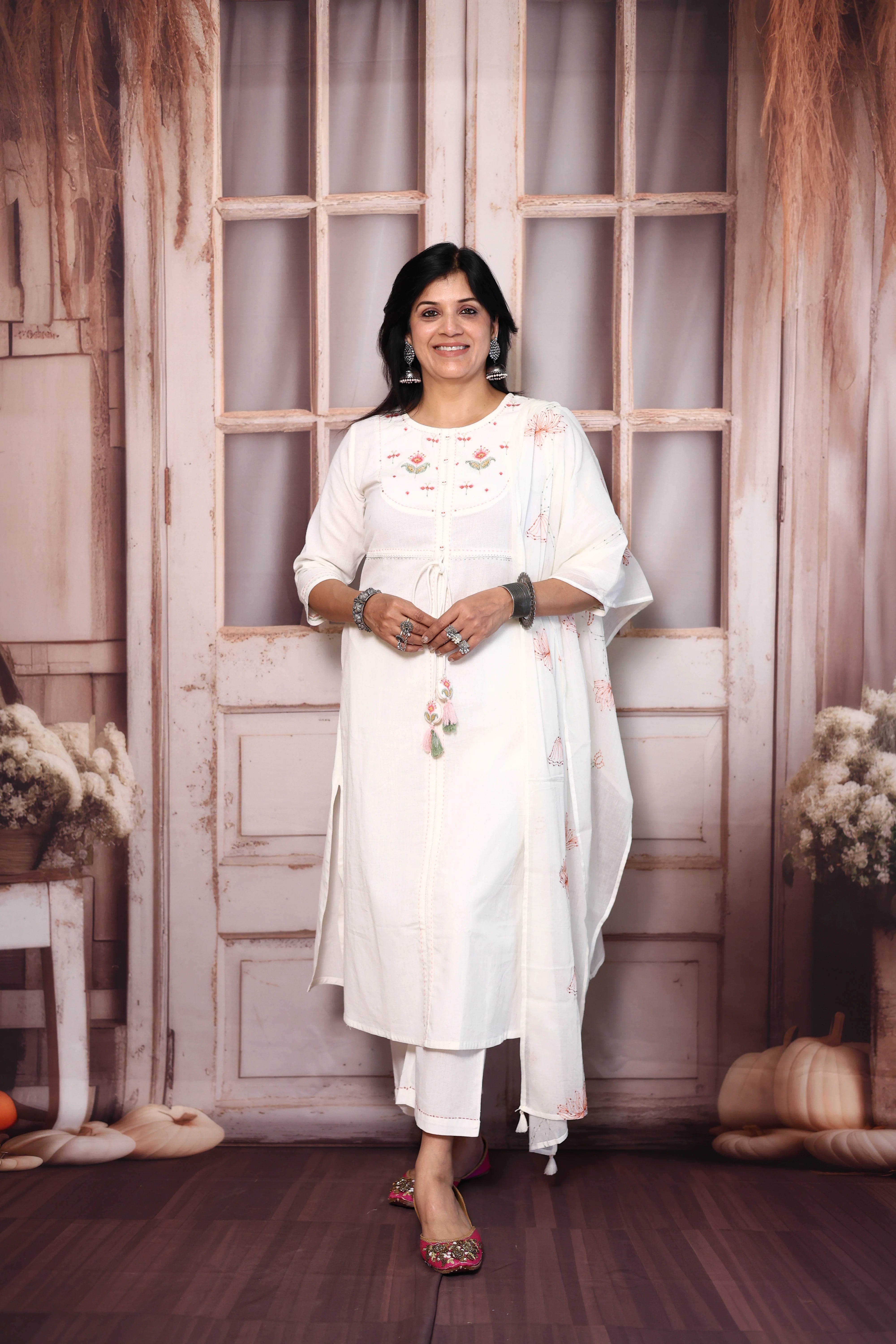White Yoke Floral Embroidered Cotton Dupatta Set with Sequins | Plus-Size Ethnic Wear