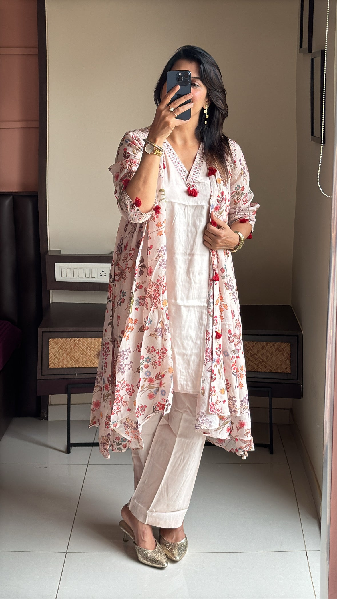 Ivory Short Kurti with Shrug Three-Piece Set | Print & Embroidery Work | Pure Mul Chanderi