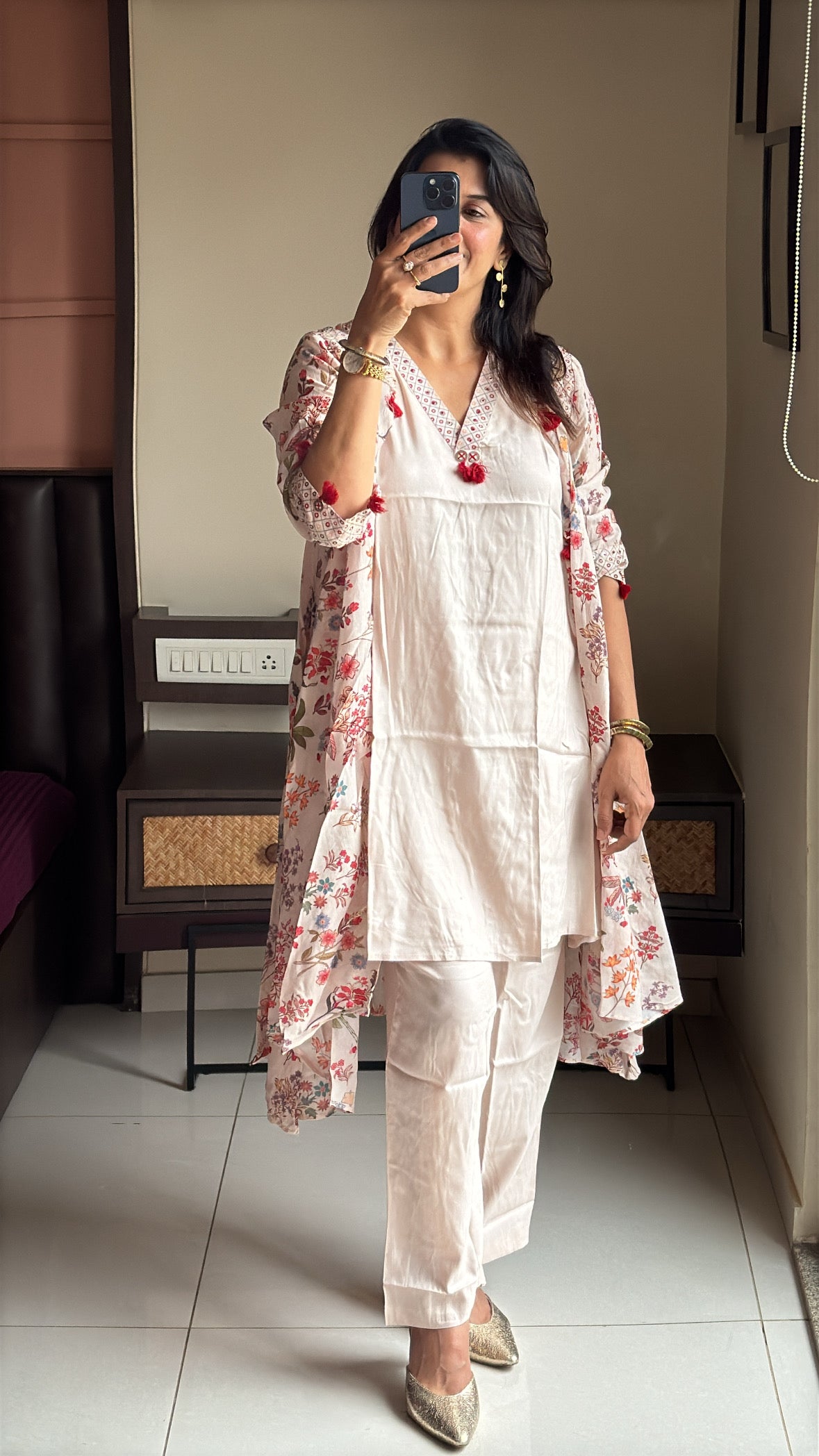 Ivory Short Kurti with Shrug Three-Piece Set | Print & Embroidery Work | Pure Mul Chanderi