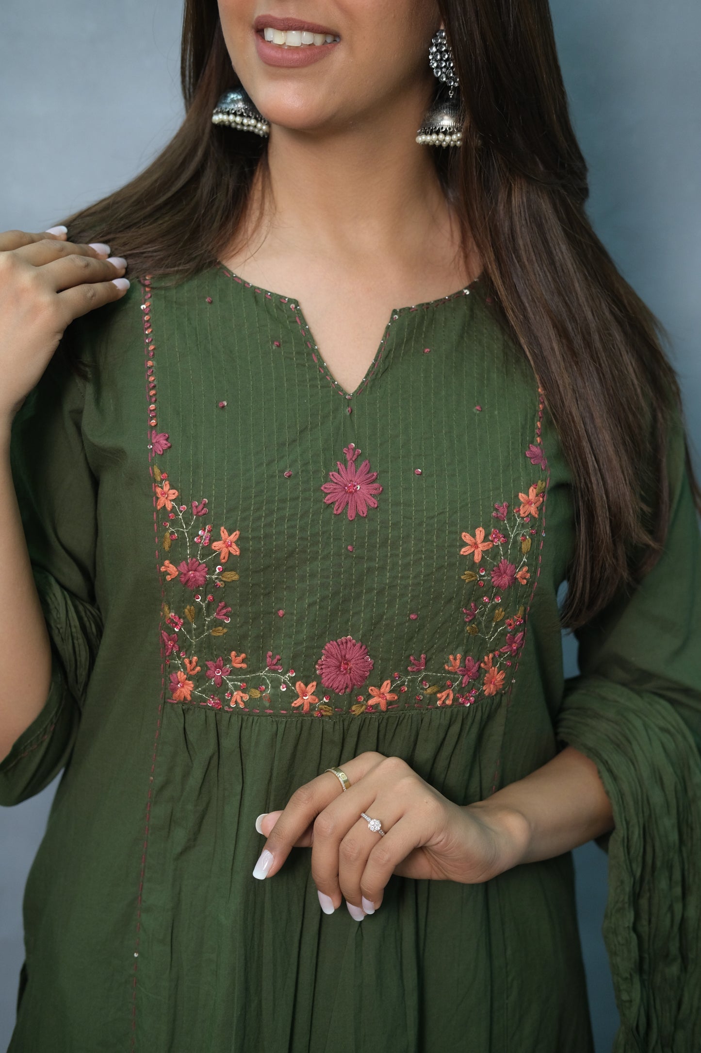 Embroidered Green 3-Piece Suit Set in Soft Cotton – Festive & Elegant Look