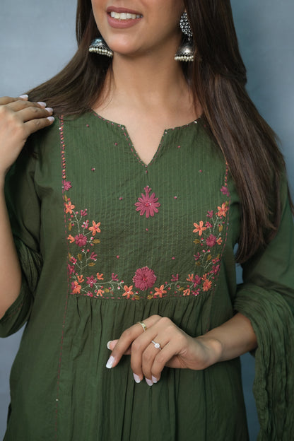 Embroidered Green 3-Piece Suit Set in Soft Cotton – Festive & Elegant Look