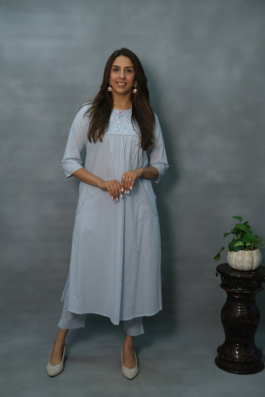 Light Grey Embroidered 2-Piece Mul Cotton Suit Set – Subtle & Sophisticated