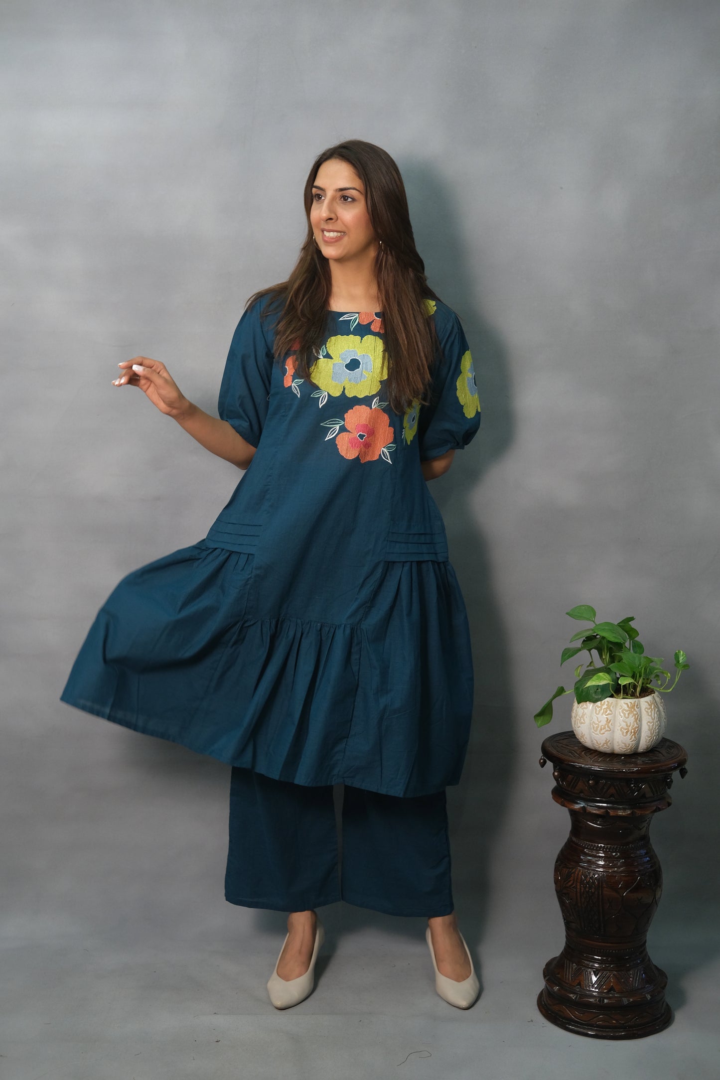 Rama Green Embroidered Cotton Kurta Pant Set – Graceful Ethnic Attire