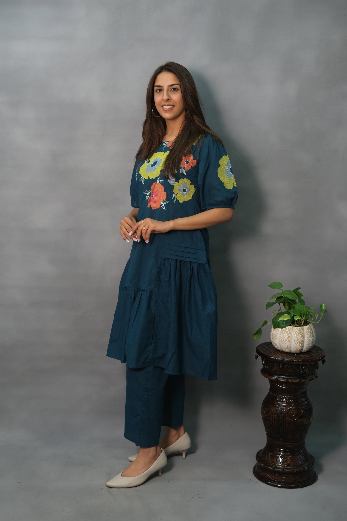 Rama Green Embroidered Cotton Kurta Pant Set – Graceful Ethnic Attire