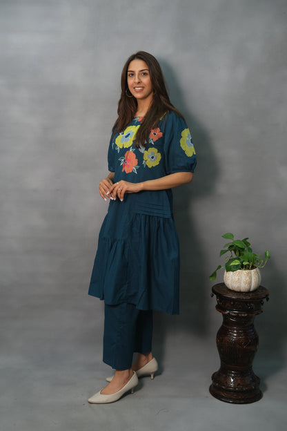 Rama Green Embroidered Cotton Kurta Pant Set – Graceful Ethnic Attire