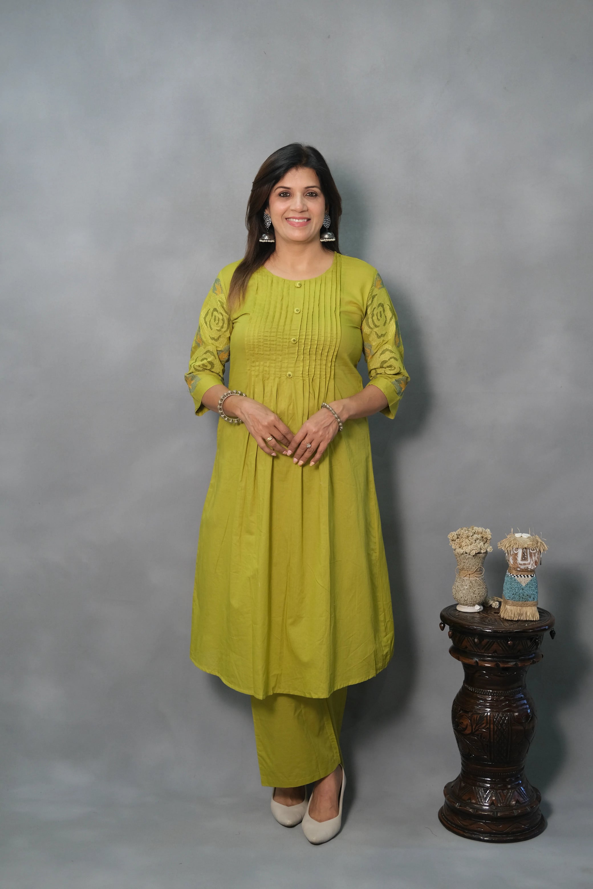 Mehndi Green Kurta Pant Set with Pintuck & Embroidered Sleeves | Mul Cotton