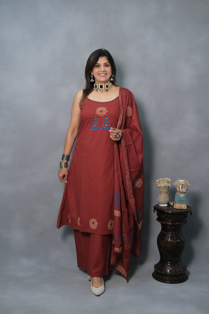 Red Spaghetti Kurta Dupatta Set with Appliqué Work | Soft Cotton